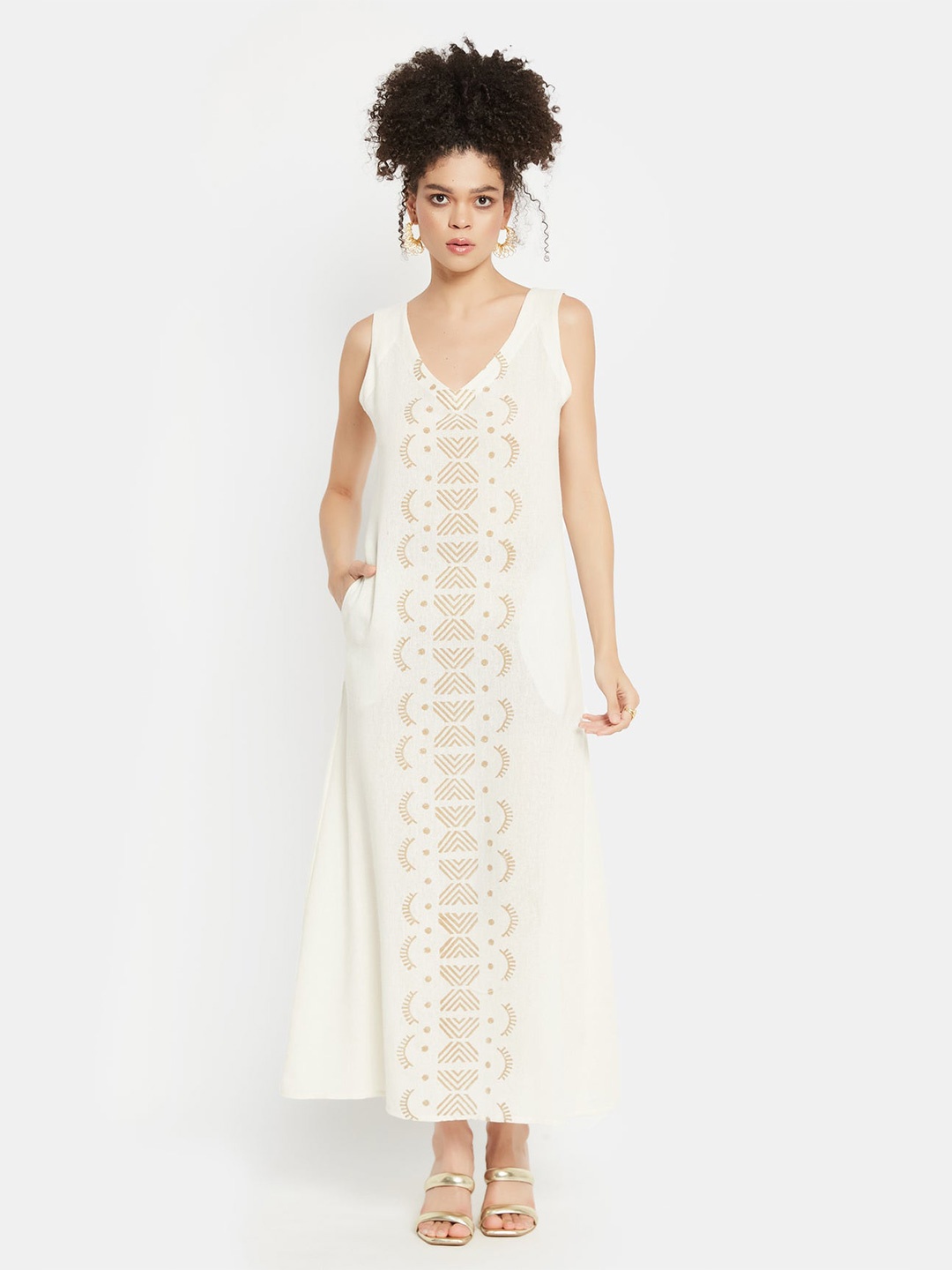 Be Sunset Ibiza Geometric Printed V-Neck Cut-Out Detailed Pure Cotton Maxi Dress, White
Be Sunset Ibiza Geometric Printed V-Neck Cut-Out Detailed Pure Cotton Maxi Dress, White