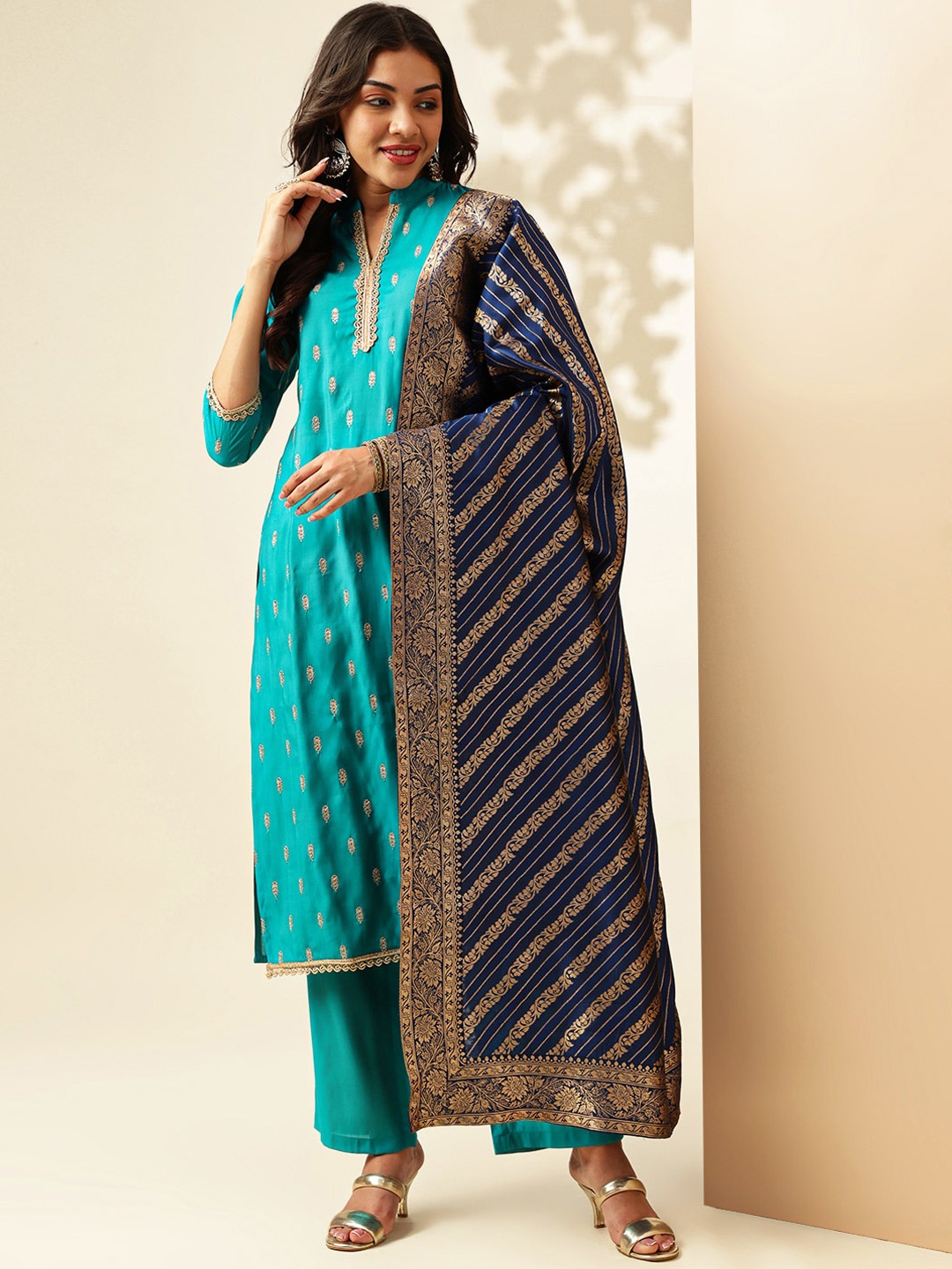 Anouk Green Ethnic Motifs Embroidered Regular Chanderi Silk Kurta With Palazzos & Dupatta
Anouk Green Ethnic Motifs Embroidered Regular Chanderi Silk Kurta With Palazzos & Dupatta
