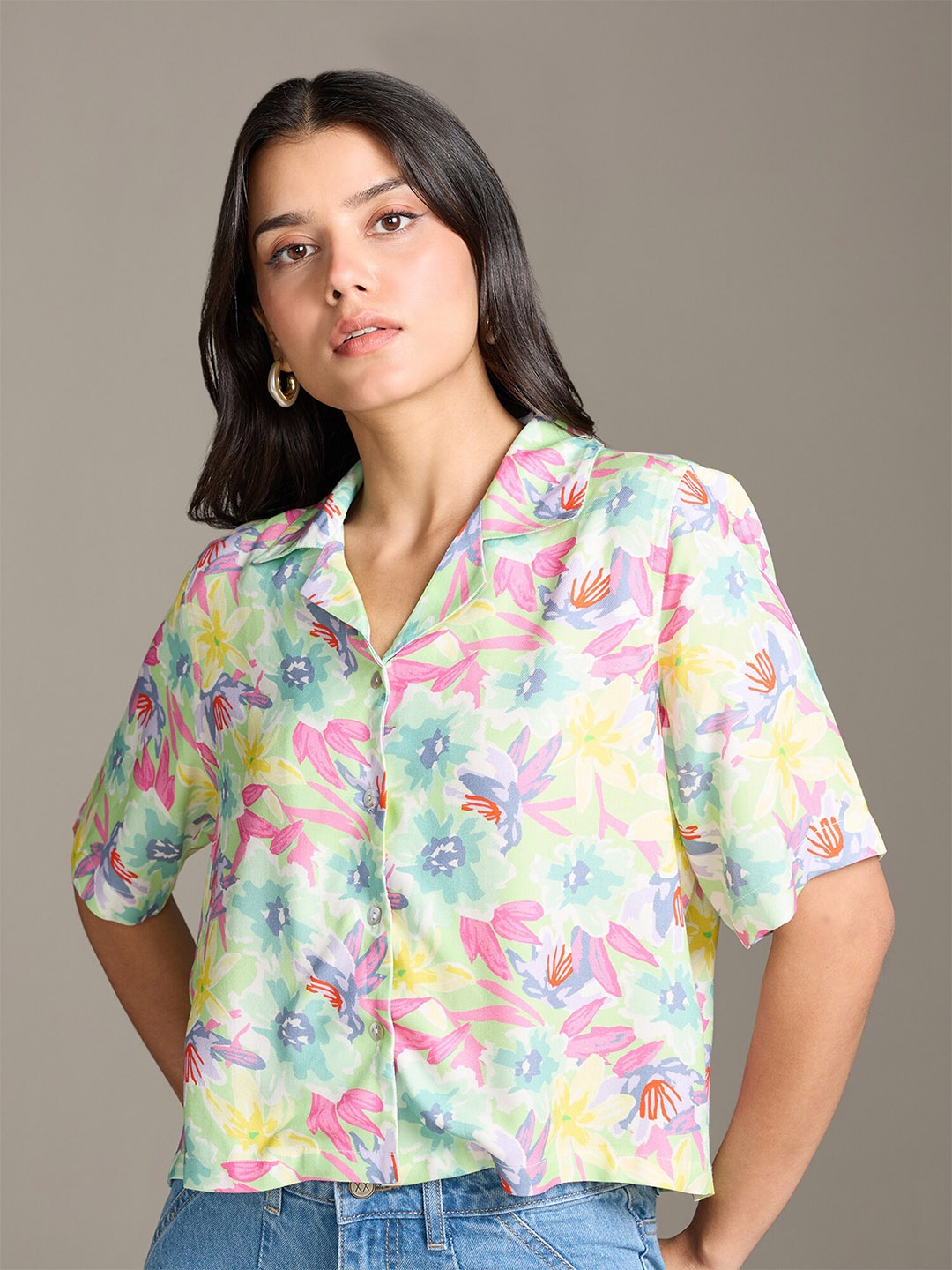 20Dresses Yellow Floral Printed Cuban Collar Short Sleeves Crop Casual Shirt
20Dresses Yellow Floral Printed Cuban Collar Short Sleeves Crop Casual Shirt