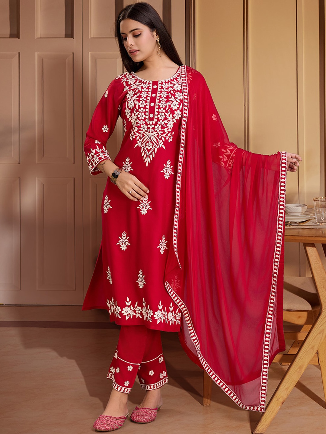 House of Pataudi Floral Embroidered Round Neck Thread Work Kurta With Trousers & Dupatta, Maroon
House of Pataudi Floral Embroidered Round Neck Thread Work Kurta With Trousers & Dupatta, Maroon