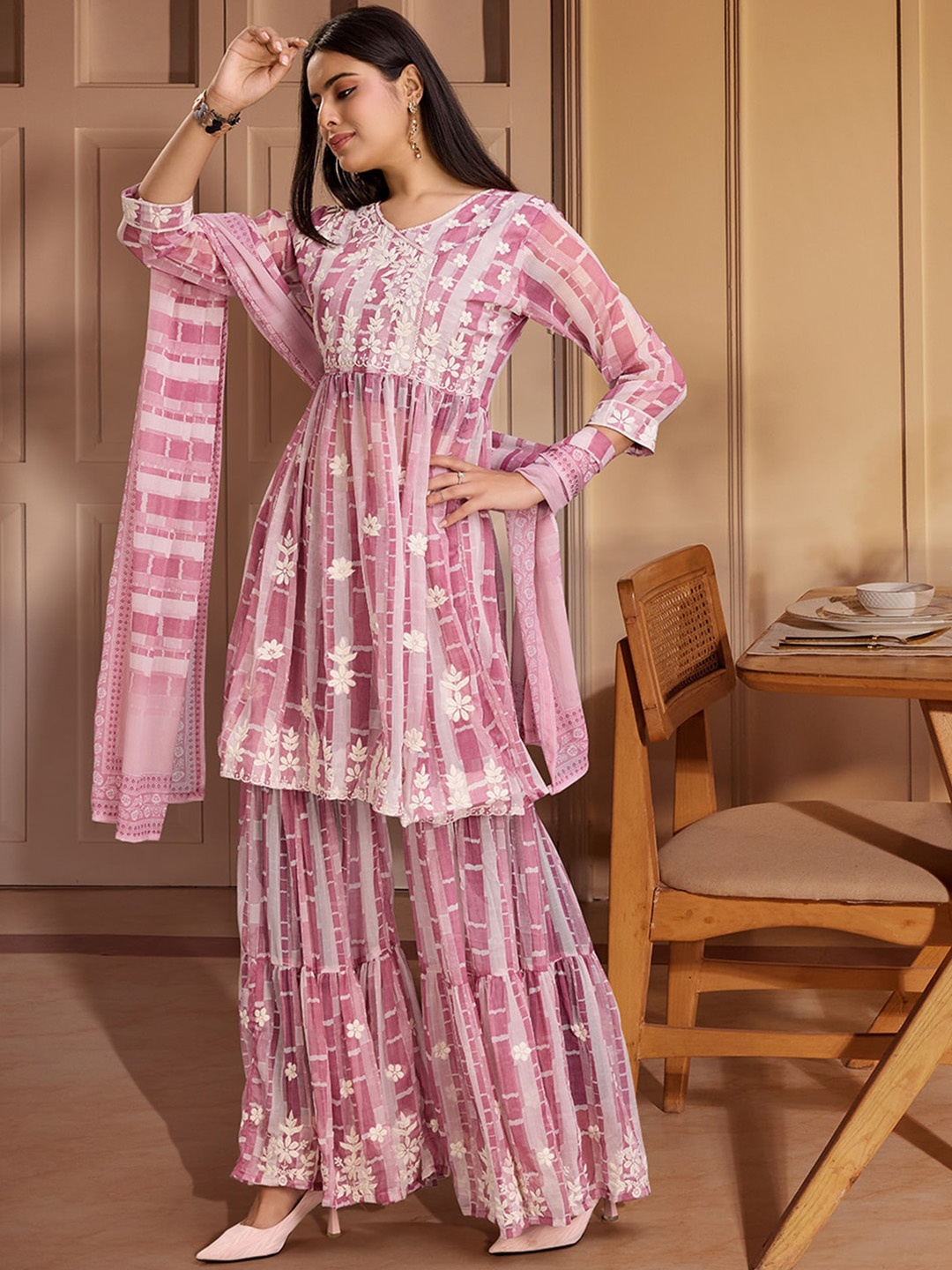 House of Pataudi Floral Printed Thread Work Embroidered A-Line Kurta Sharara & Dupatta, Pink
House of Pataudi Floral Printed Thread Work Embroidered A-Line Kurta Sharara & Dupatta, Pink