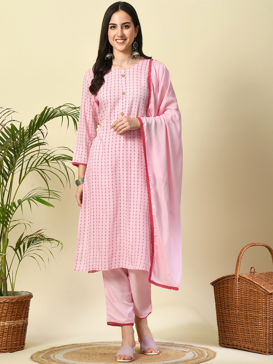 JAYLEEN Geometric Printed Round Neck Thread Work Straight Kurta With Pyjamas & Dupatta, Pink
JAYLEEN Geometric Printed Round Neck Thread Work Straight Kurta With Pyjamas & Dupatta, Pink