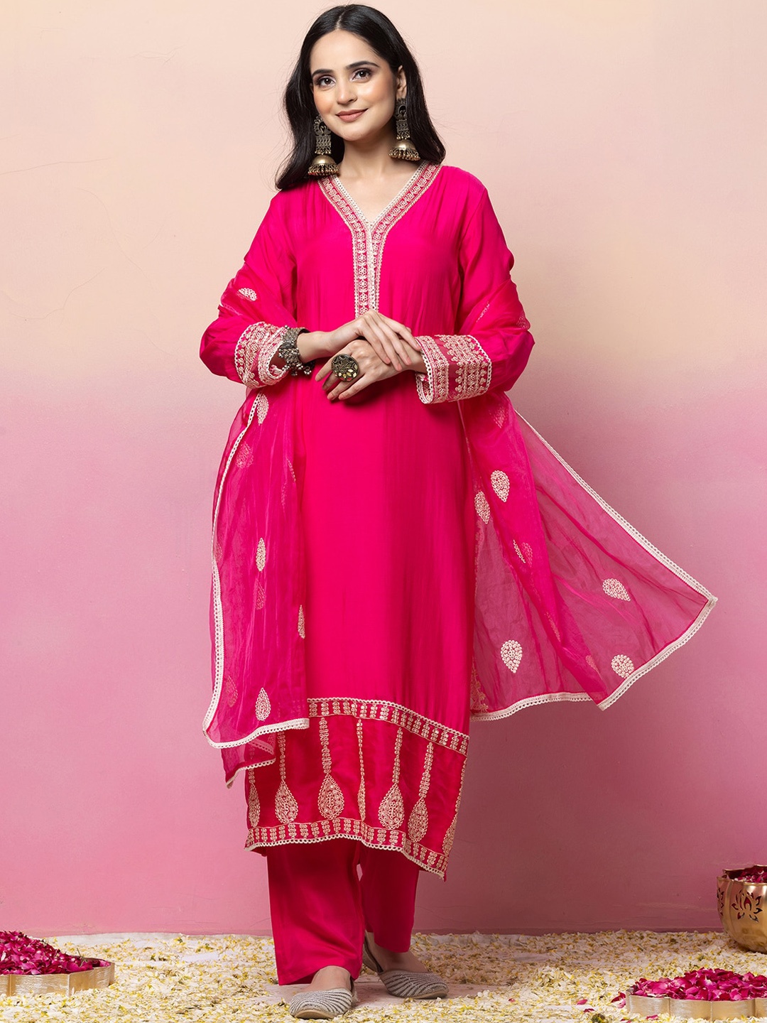 INDYA Embroidered V-Neck Three-Quarter Sleeves Straight Kurta With Trouser & Dupatta, Pink
INDYA Embroidered V-Neck Three-Quarter Sleeves Straight Kurta With Trouser & Dupatta, Pink