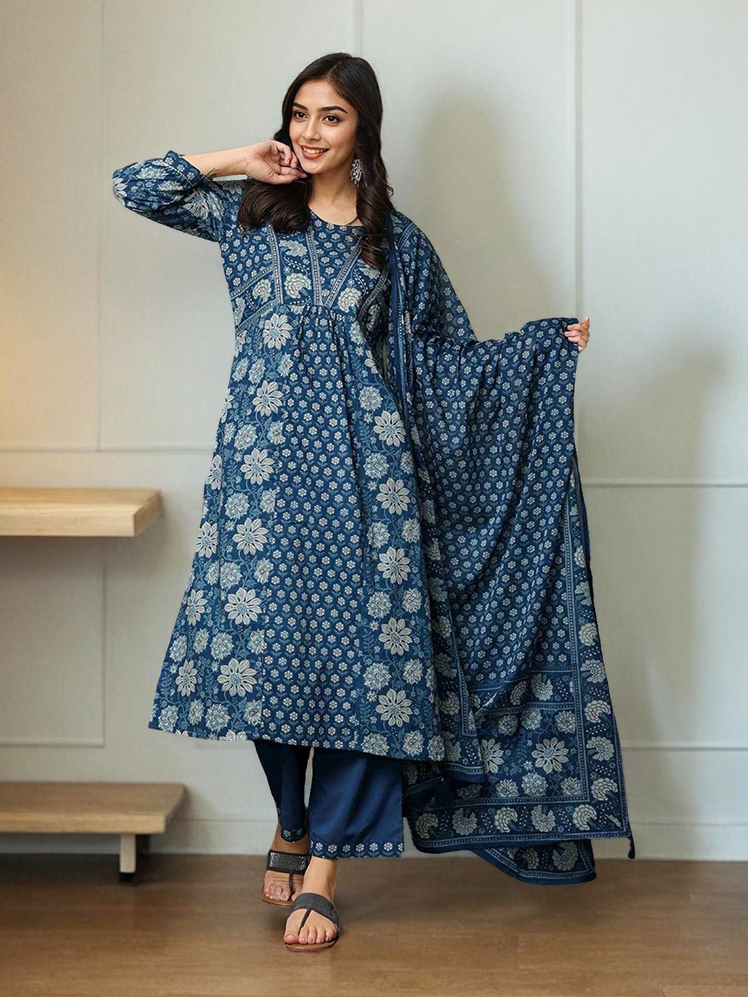 Ishin Floral Printed Round Neck Three-Quarter Sleeves Cotton Kurta with Trousers & Dupatta, Blue
Ishin Floral Printed Round Neck Three-Quarter Sleeves Cotton Kurta with Trousers & Dupatta, Blue