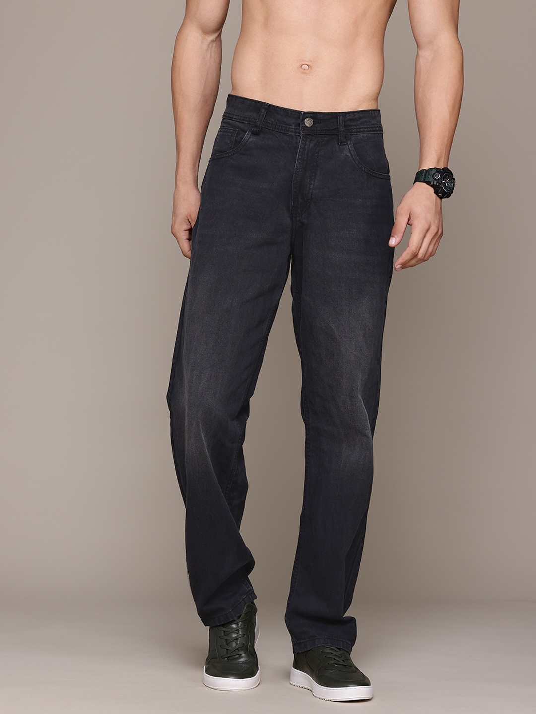 Roadster The Life Co. Men Straight Fit Non-Stretchable Pure Cotton Jeans, Black
Roadster The Life Co. Men Straight Fit Non-Stretchable Pure Cotton Jeans, Black