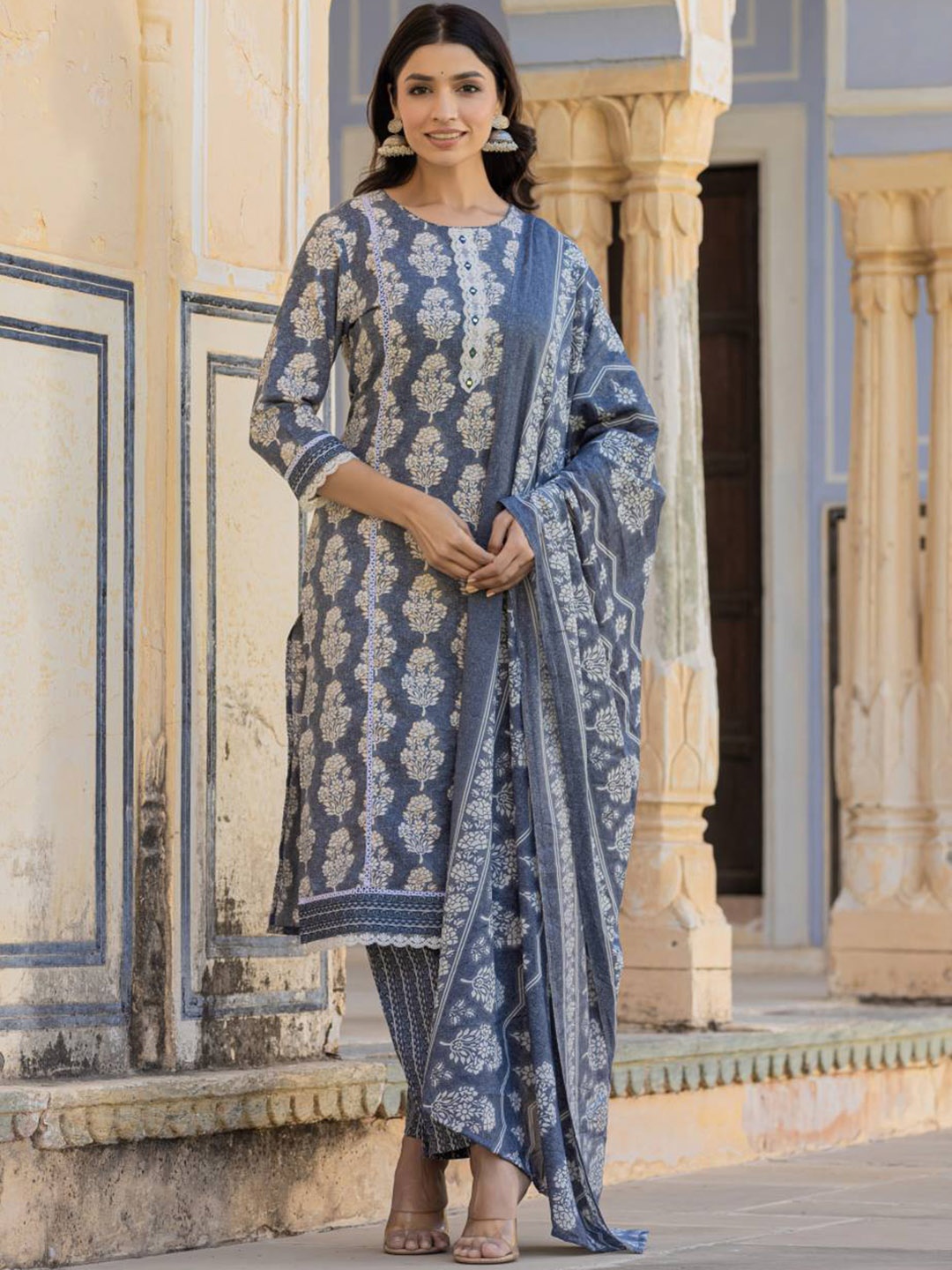 Varanga Ethnic Motifs Printed Regular Thread Work Kurta with Trouser & Dupatta, Grey
Varanga Ethnic Motifs Printed Regular Thread Work Kurta with Trouser & Dupatta, Grey