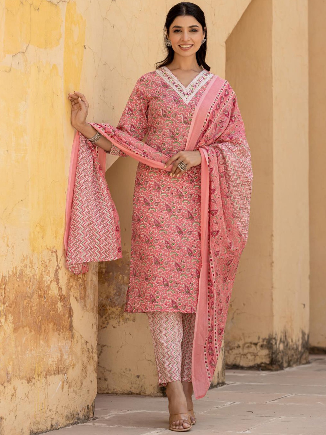 Varanga Ethnic Motifs Printed Regular Mirror Work Kurta with Trousers & With Dupatta, Pink
Varanga Ethnic Motifs Printed Regular Mirror Work Kurta with Trousers & With Dupatta, Pink