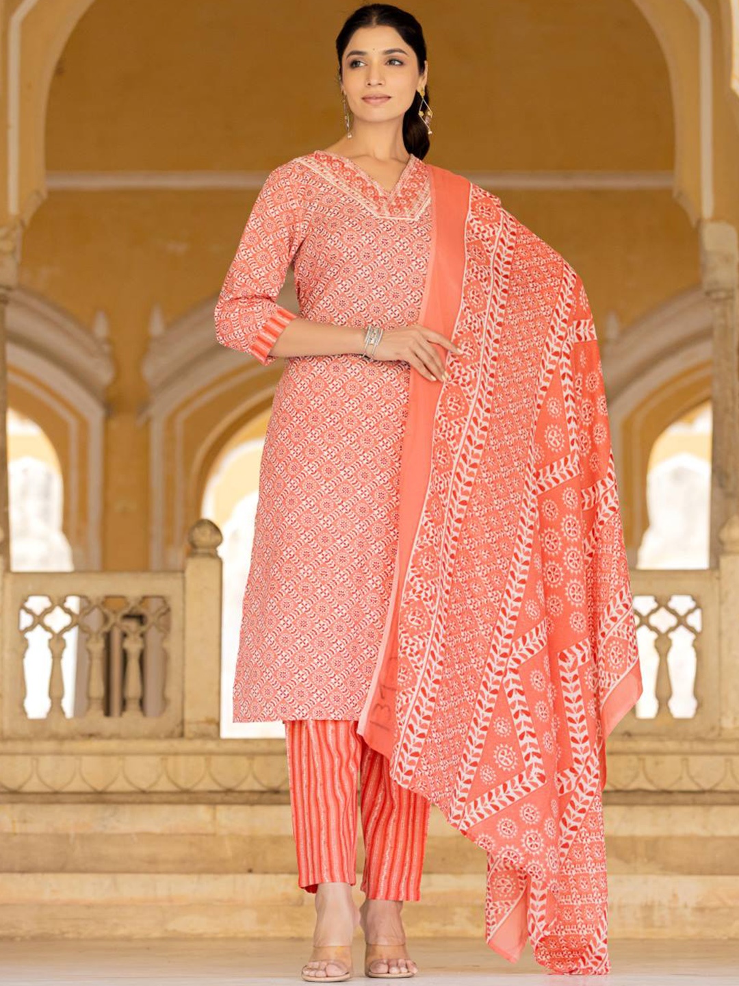 Varanga Ethnic Motifs Printed Regular Mirror Work Kurta with Trousers & With Dupatta, Pink
Varanga Ethnic Motifs Printed Regular Mirror Work Kurta with Trousers & With Dupatta, Pink