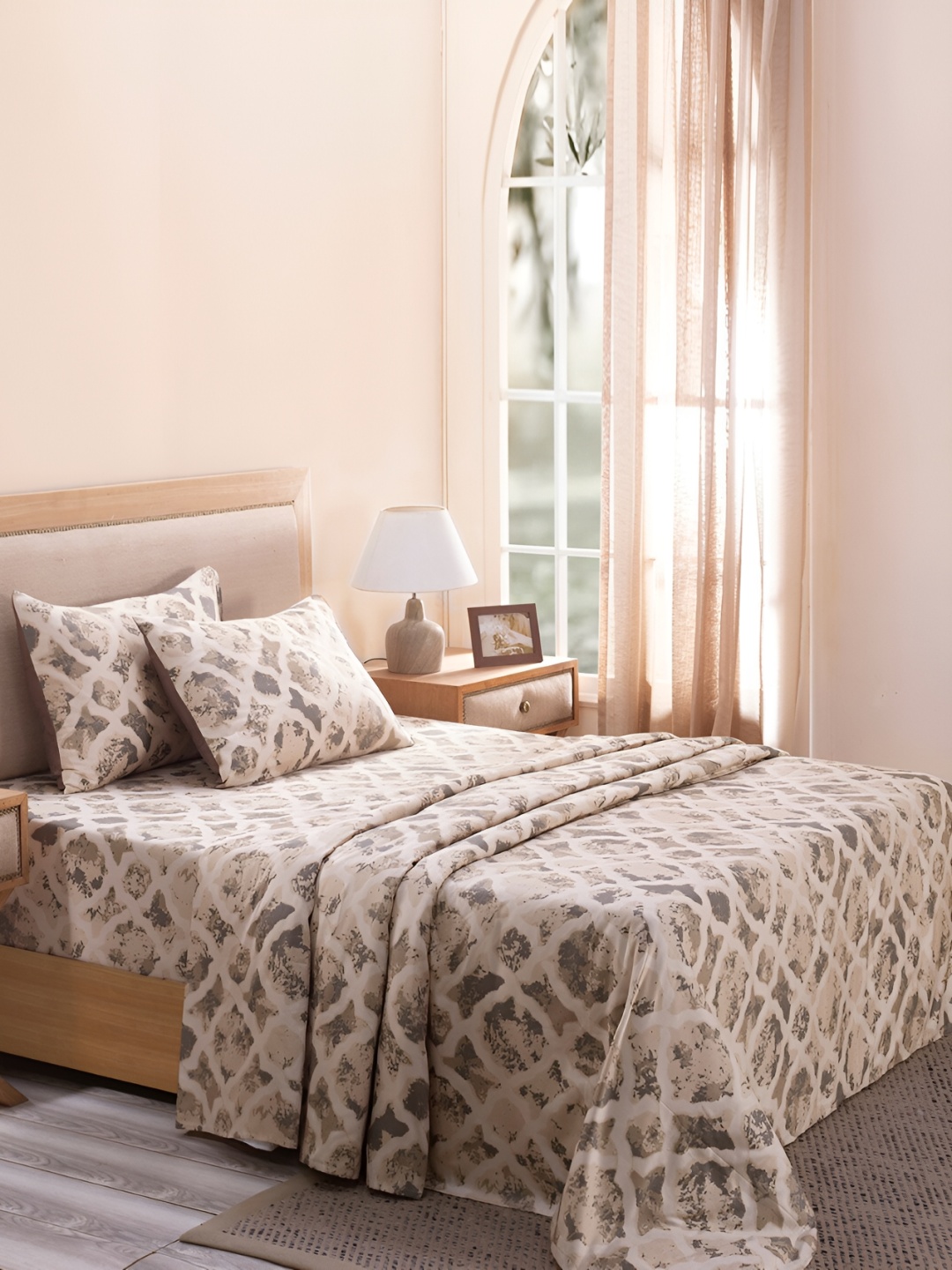 MASPAR Nouveau Tradition Beige Printed 300 TC Cotton Double King Bedsheet & 2 Pillow Cove
MASPAR Nouveau Tradition Beige Printed 300 TC Cotton Double King Bedsheet & 2 Pillow Cove
