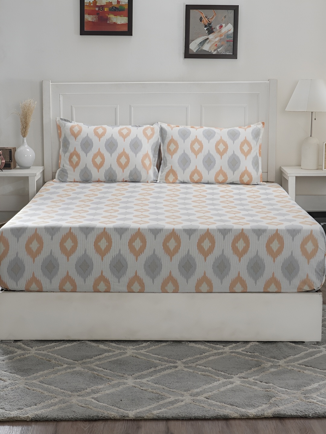 MASPAR Optimist Bloom Red Geometric-Printed 144TC Cotton Queen Bedsheet & Pillow Cover
MASPAR Optimist Bloom Red Geometric-Printed 144TC Cotton Queen Bedsheet & Pillow Cover