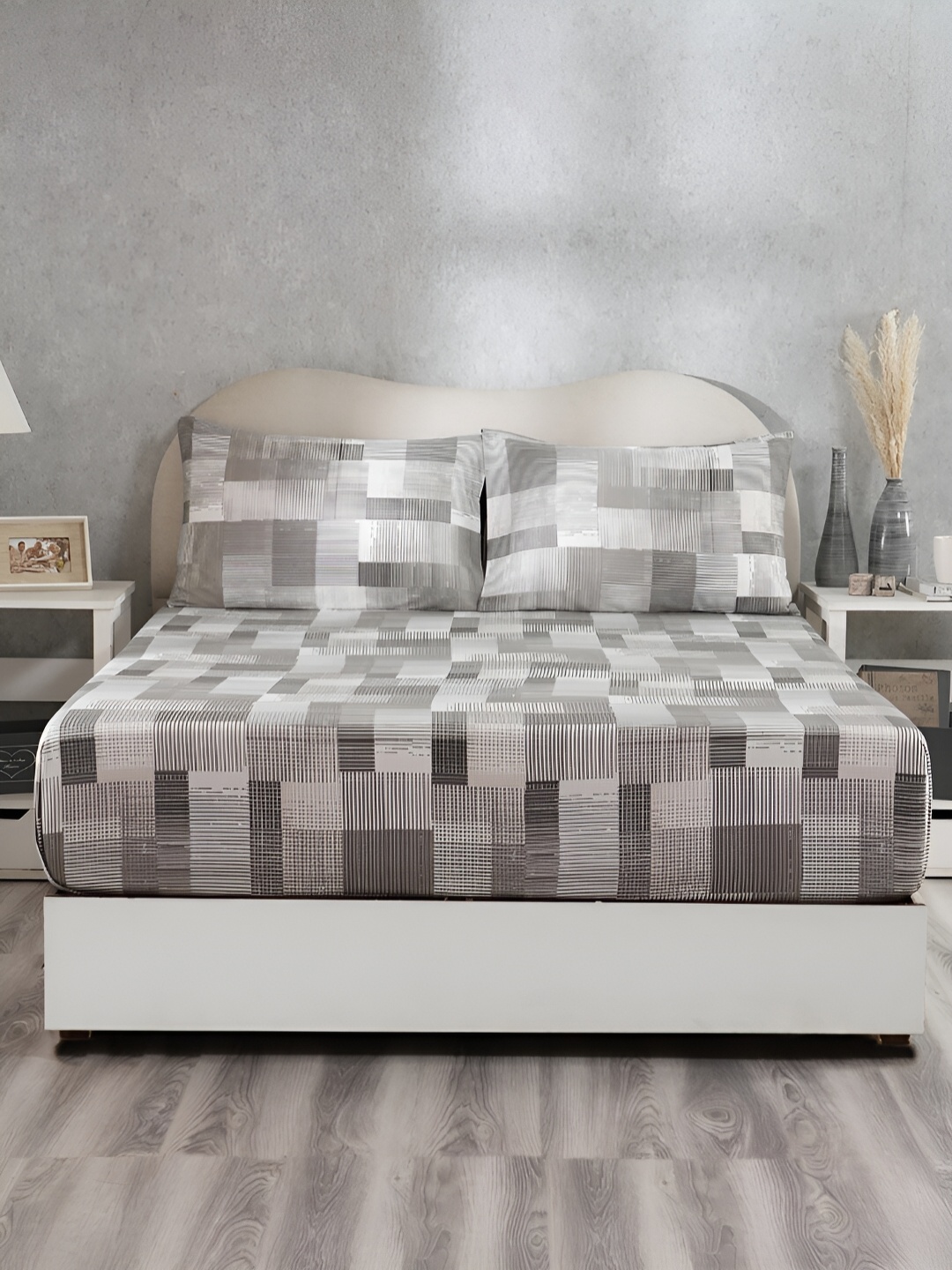 MASPAR nchanted Harmony Grey Abstract-Printed 300TC Cotton Queen Bedsheet & Pillow Cover
MASPAR nchanted Harmony Grey Abstract-Printed 300TC Cotton Queen Bedsheet & Pillow Cover