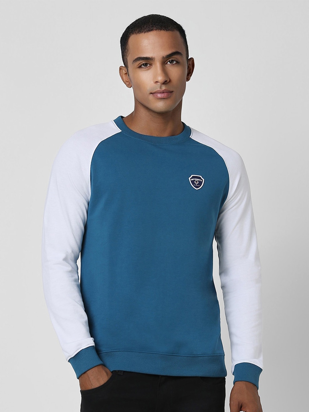PETER ENGLAND UNIVERSITY Colorblocked Crew Neck Raglan Sleeves Pullover Sweatshirt, Blue
PETER ENGLAND UNIVERSITY Colorblocked Crew Neck Raglan Sleeves Pullover Sweatshirt, Blue