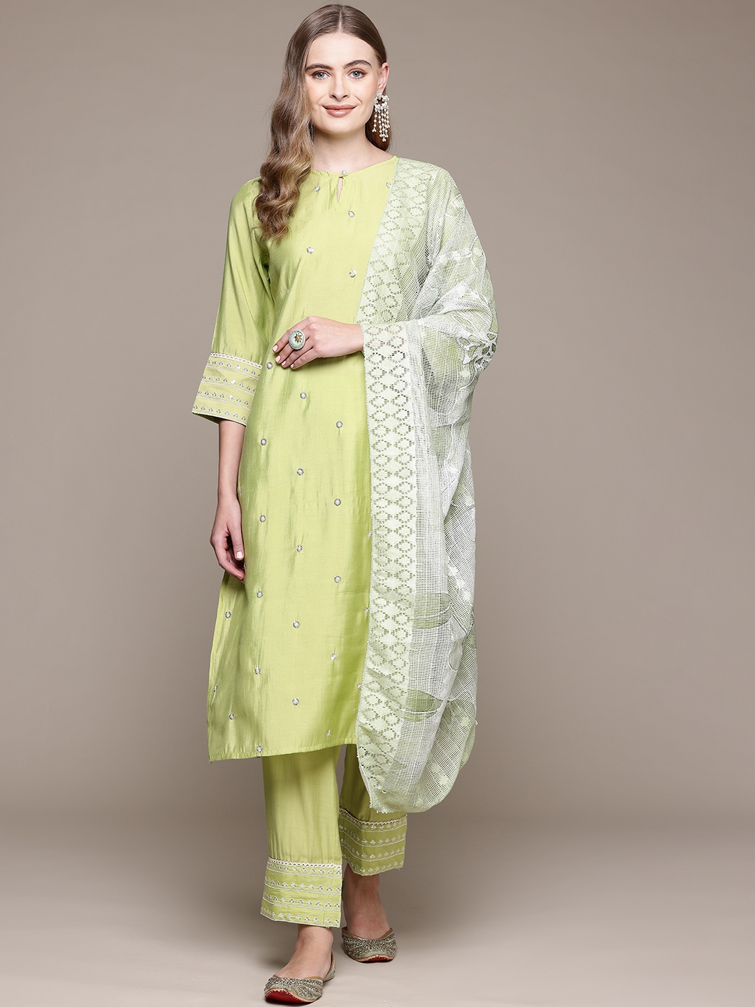 Readiprint Women Floral Embroidered Regular Sequinned Pure Silk Kurta with Palazzos & With Dupatta, Green
Readiprint Women Floral Embroidered Regular Sequinned Pure Silk Kurta with Palazzos & With Dupatta, Green