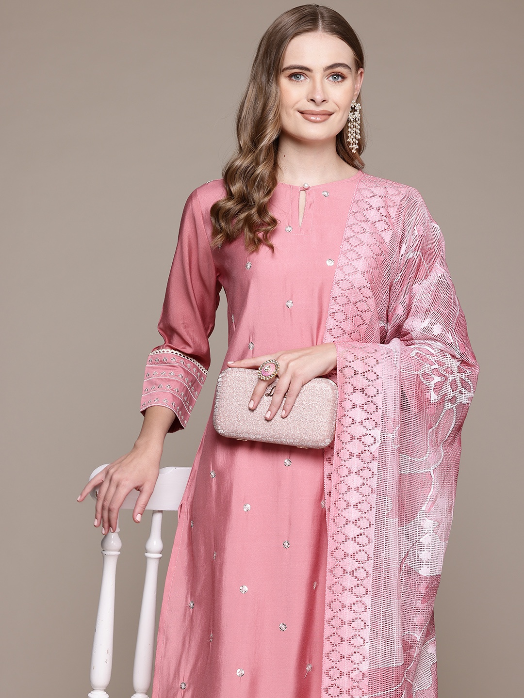 Readiprint Women Floral Embroidered Regular Sequinned Pure Silk Kurta with Palazzos & With Dupatta, Mauve
Readiprint Women Floral Embroidered Regular Sequinned Pure Silk Kurta with Palazzos & With Dupatta, Mauve