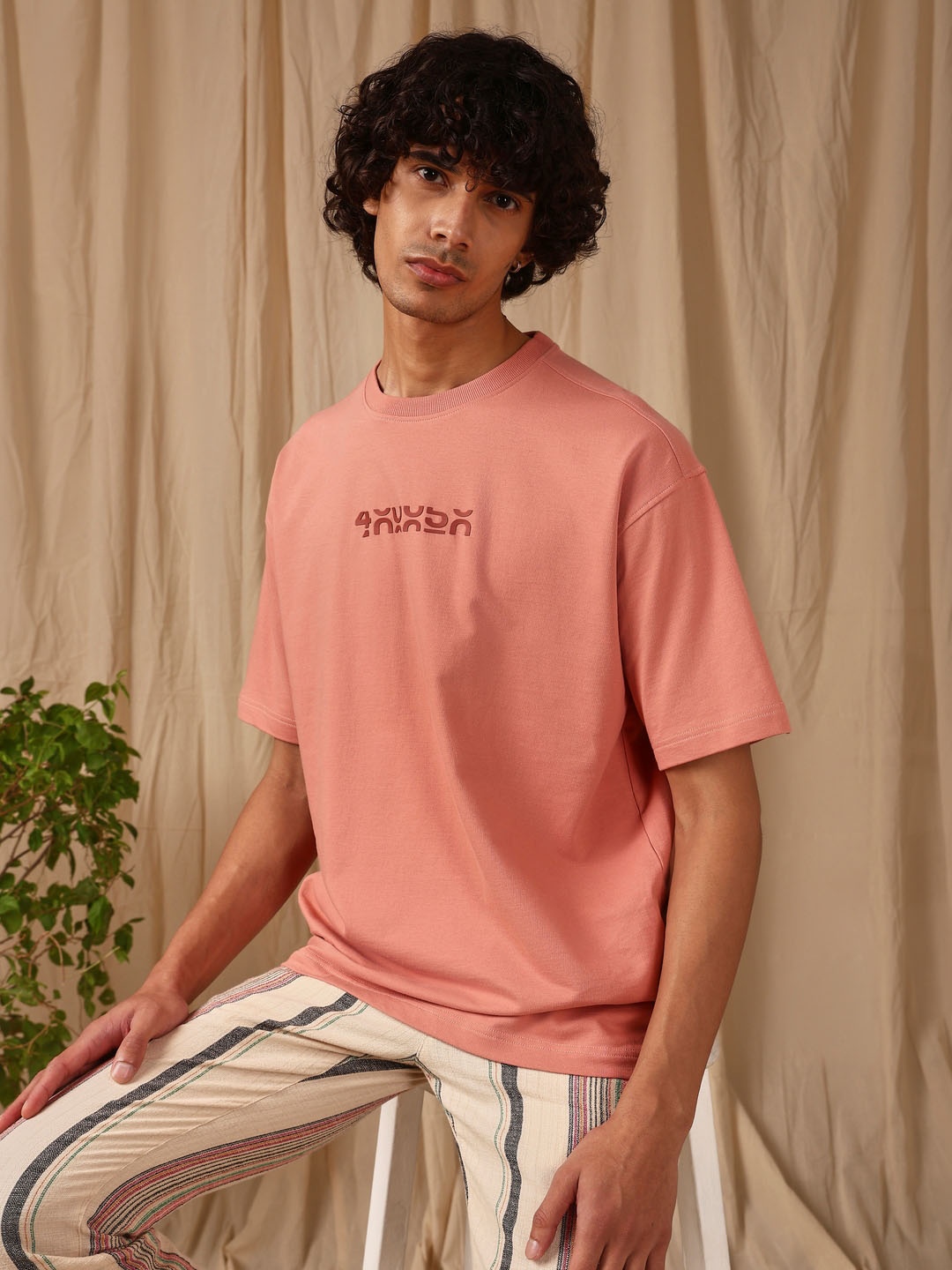 4 TRIPLE O FIVE O BY MUFTI Men Typography Extended Sleeves T-shirt, Pink
4 TRIPLE O FIVE O BY MUFTI Men Typography Extended Sleeves T-shirt, Pink