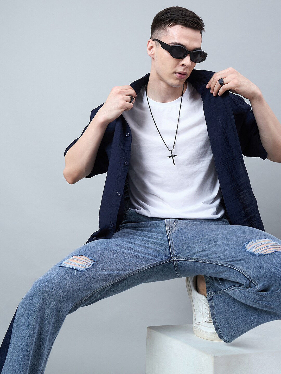 CHIMPAAANZEE Drop-Shoulder Sleeves Oversized Shirt, Navy blue 
CHIMPAAANZEE Drop-Shoulder Sleeves Oversized Shirt, Navy blue