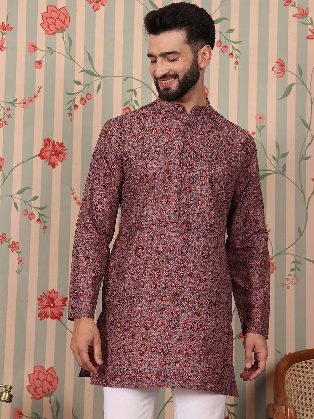 Ode by House of Pataudi Ethnic Motifs Printed Band Collar Cotton Straight Short Kurta, Maroon
Ode by House of Pataudi Ethnic Motifs Printed Band Collar Cotton Straight Short Kurta, Maroon