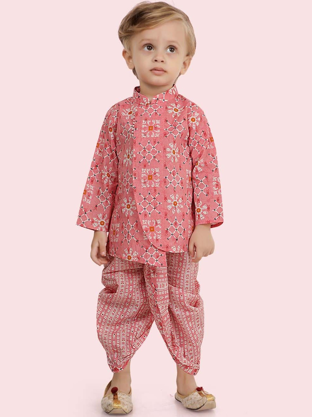 Ethniks Neu-Ron Boys Ethnic Printed Mandarin Collar Pure Cotton Kurta with Dhoti Pants, Pink
Ethniks Neu-Ron Boys Ethnic Printed Mandarin Collar Pure Cotton Kurta with Dhoti Pants, Pink