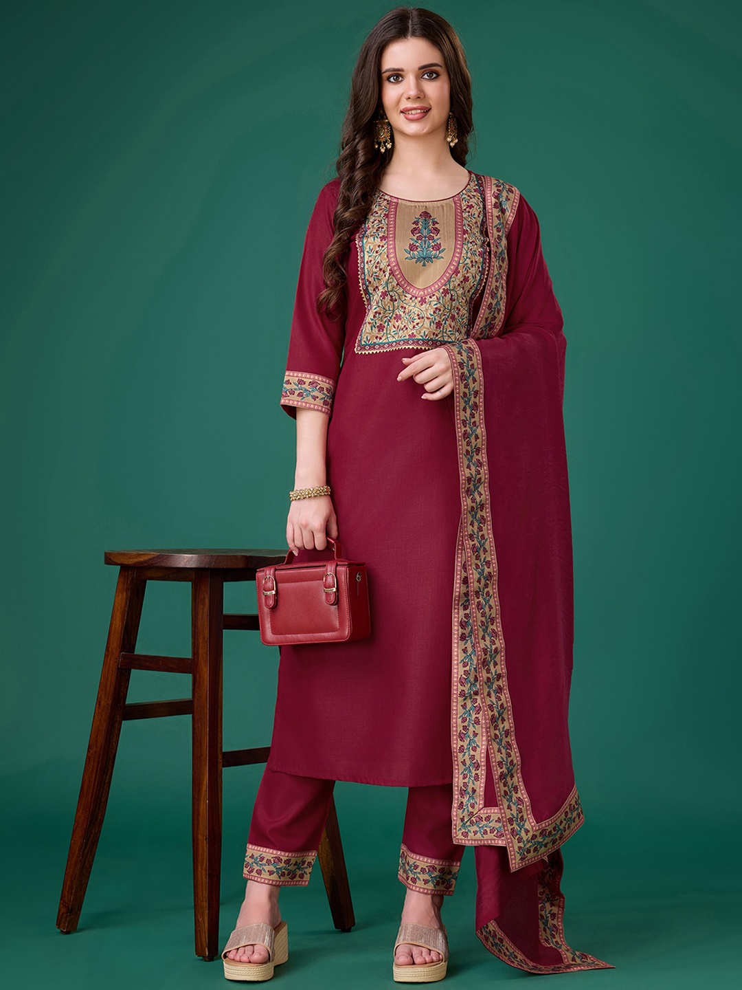 MOJILAA Floral Printed Round Neck Gotta Patti Linen Straight Kurta with Trousers & Dupatta, Maroon
MOJILAA Floral Printed Round Neck Gotta Patti Linen Straight Kurta with Trousers & Dupatta, Maroon