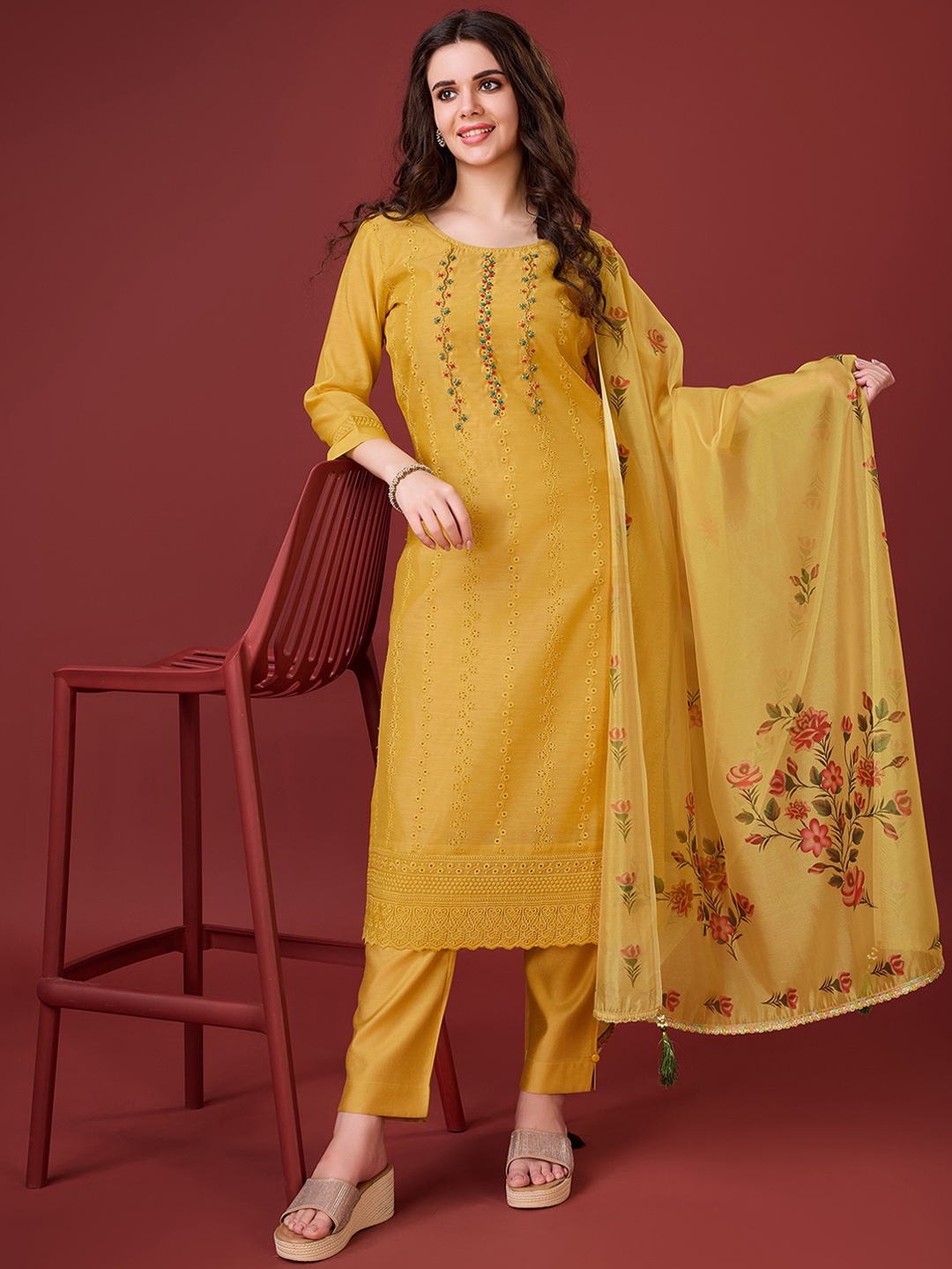 MOJILAA Ethnic Motifs Embroidered Regular Schiffli Kurta With Trousers & Dupatta, Gold
MOJILAA Ethnic Motifs Embroidered Regular Schiffli Kurta With Trousers & Dupatta, Gold
