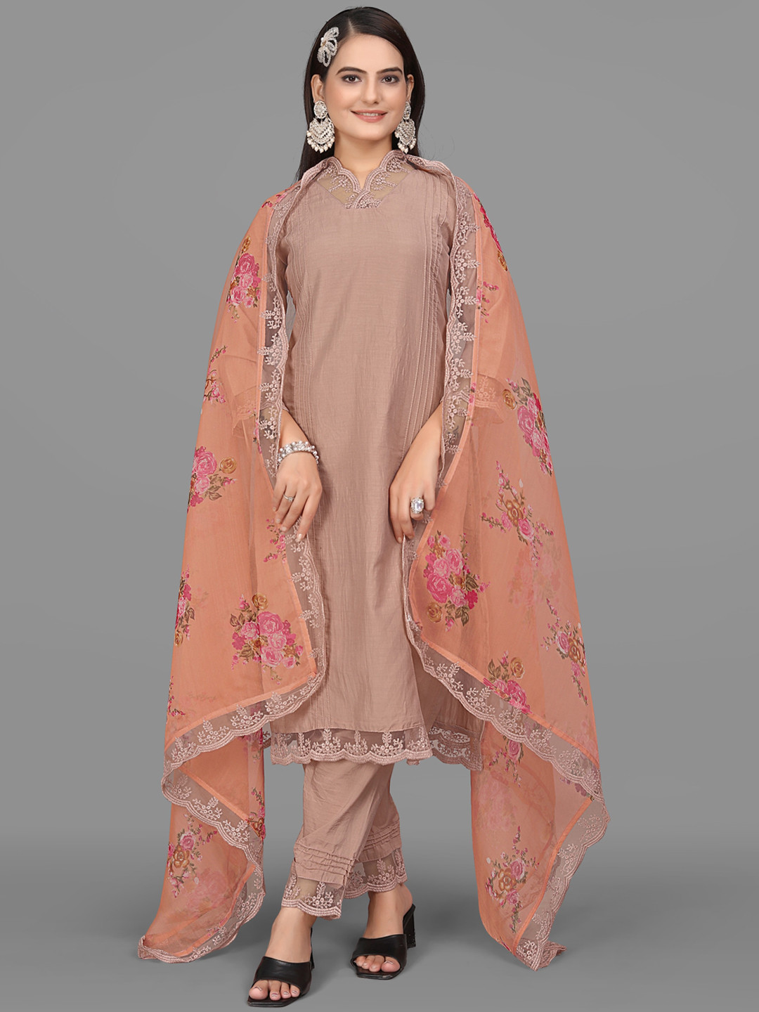 mimi design V-Neck Three-Quarter Sleeves Straight Kurta with Harem Pants & With Dupatta, Brown
mimi design V-Neck Three-Quarter Sleeves Straight Kurta with Harem Pants & With Dupatta, Brown