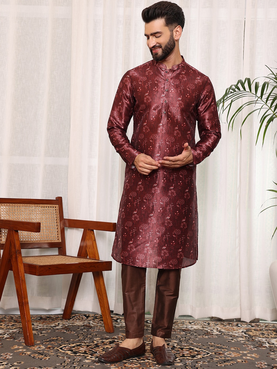 House of Pataudi Maroon Ethnic Motifs Mandarin Collar Dupion Silk Straight Kurta Set
House of Pataudi Maroon Ethnic Motifs Mandarin Collar Dupion Silk Straight Kurta Set