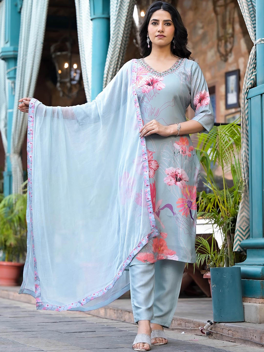 Peachmode Floral Printed Regular Beads and Stones Kurta with Trousers & Dupatta, Blue
Peachmode Floral Printed Regular Beads and Stones Kurta with Trousers & Dupatta, Blue