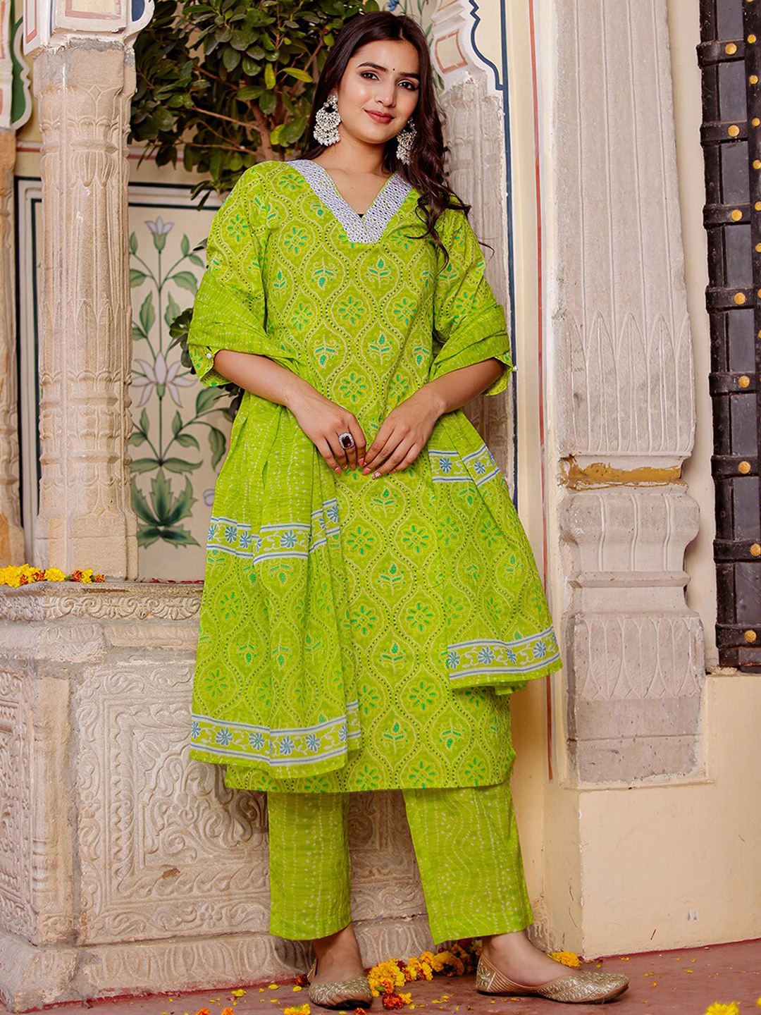VASVI Bandhani Printed Regular Mirror Work Pure Cotton Kurta with Harem Pants & Dupatta, Green
VASVI Bandhani Printed Regular Mirror Work Pure Cotton Kurta with Harem Pants & Dupatta, Green