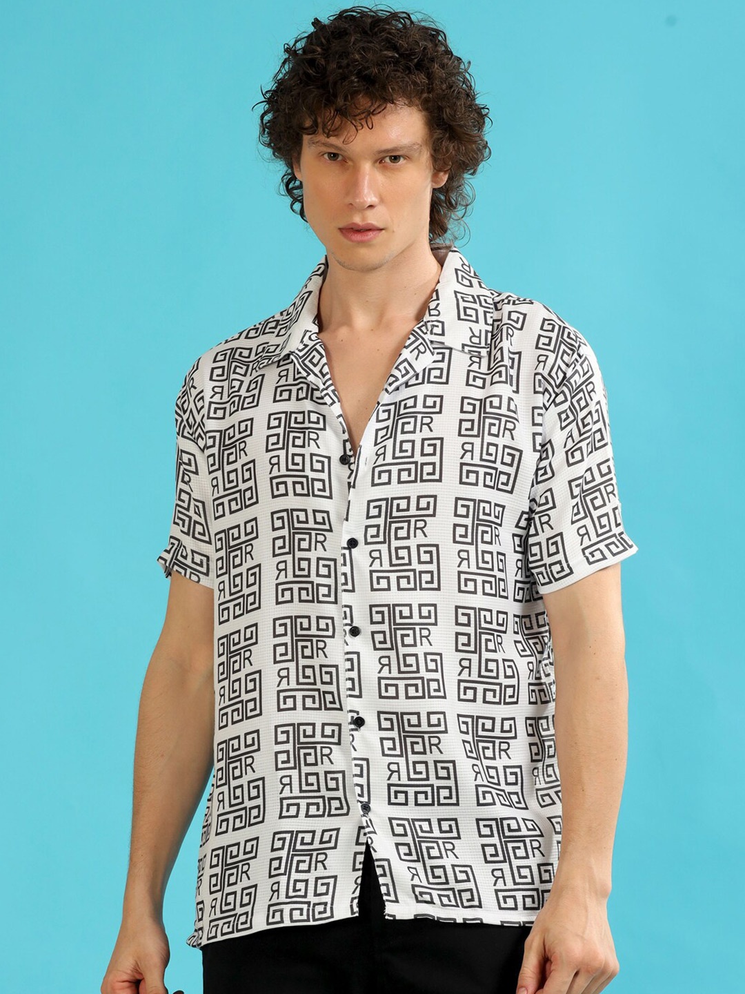 Bushirt Relaxed Geometric Printed Spread Collar Short Sleeves Oversize Party Shirt, White
Bushirt Relaxed Geometric Printed Spread Collar Short Sleeves Oversize Party Shirt, White