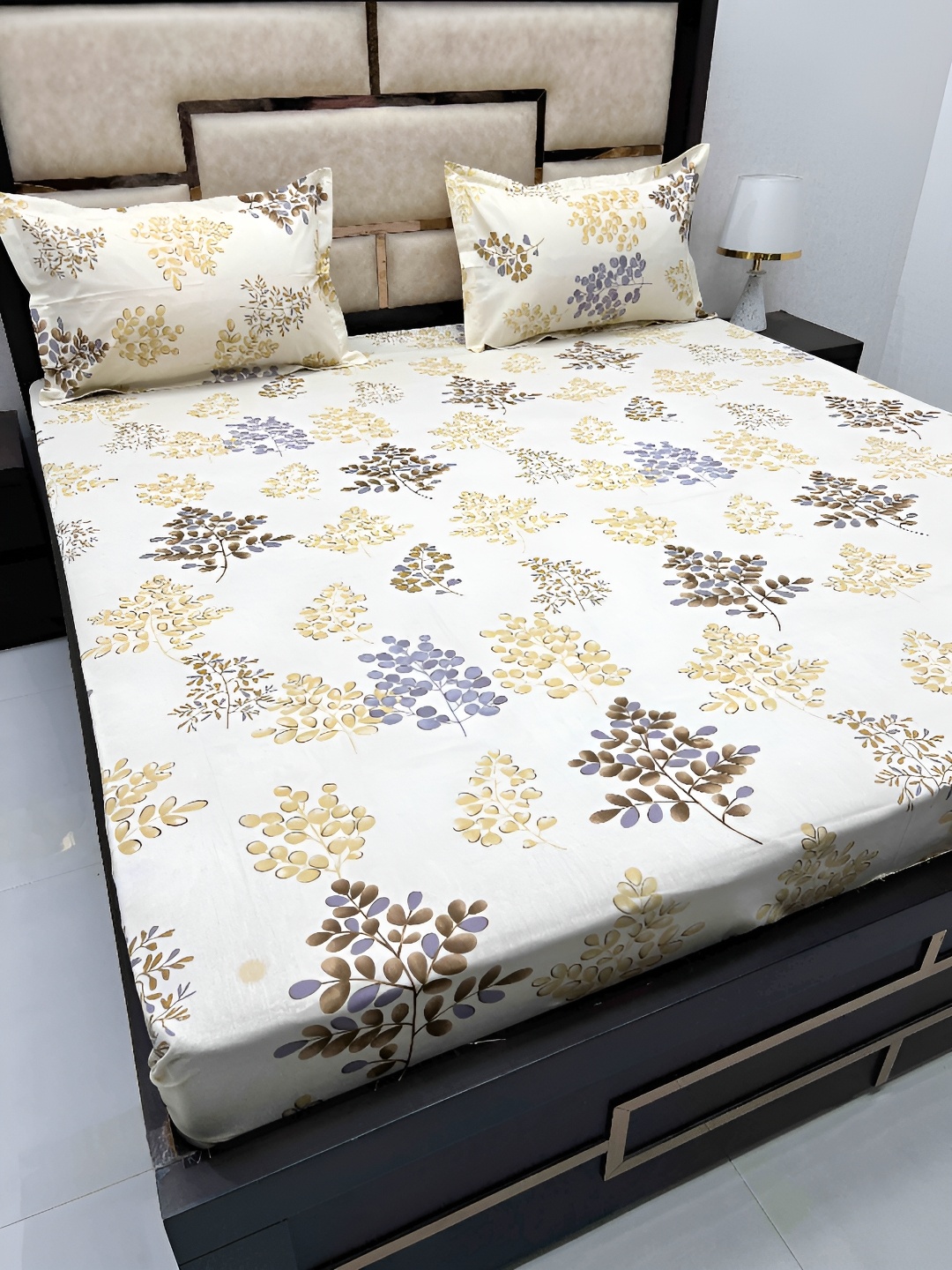 Pure Decor Cream-Coloured & White Floral Cotton 330 TC King Bedsheet With 2 Pillow Covers
Pure Decor Cream-Coloured & White Floral Cotton 330 TC King Bedsheet With 2 Pillow Covers
