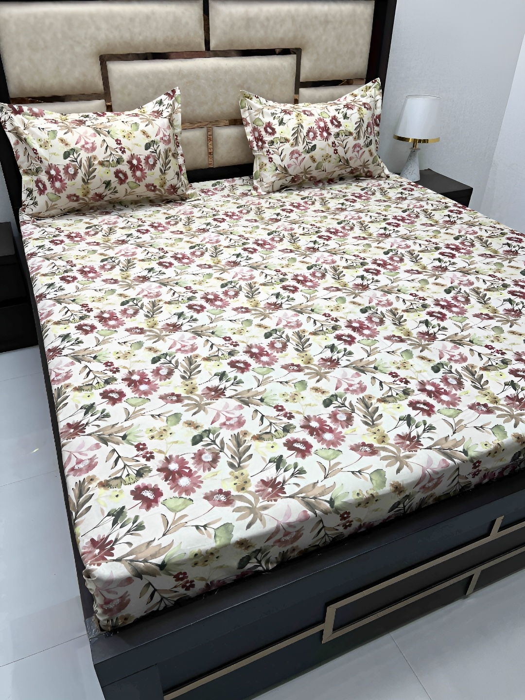 Pure Decor White & Brown Floral 380 TC Pure Cotton King Bedsheet with 2 Pillow Covers
Pure Decor White & Brown Floral 380 TC Pure Cotton King Bedsheet with 2 Pillow Covers