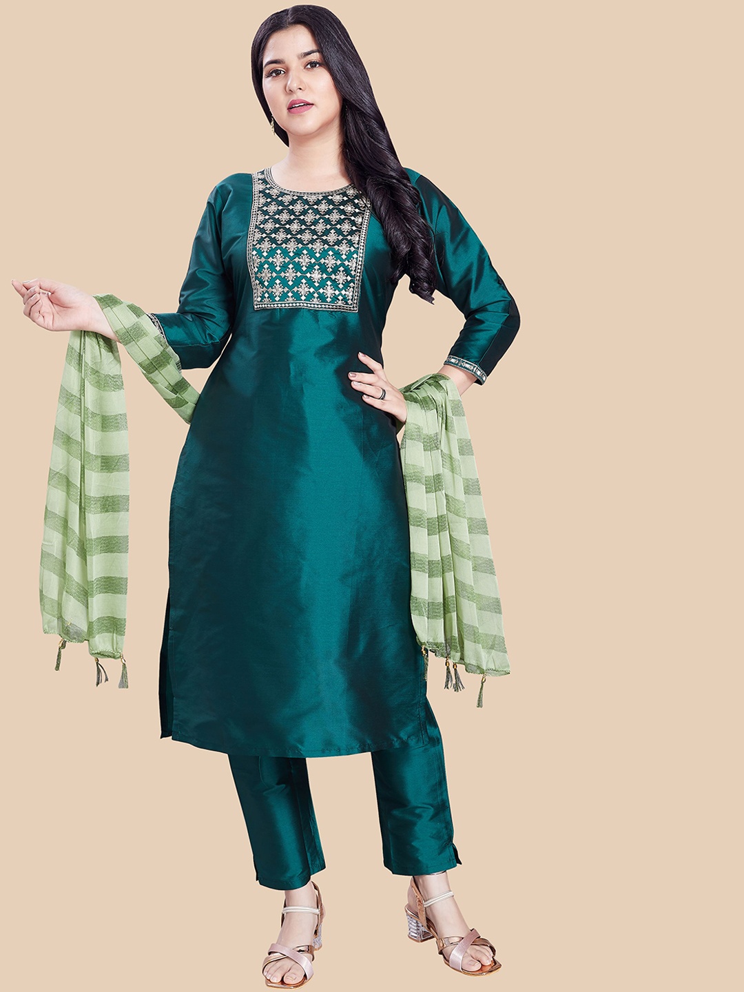 Rani Saahiba Ethnic Motifs Yoke Design Regular Thread Work Kurta with Trousers & Dupatta, Green
Rani Saahiba Ethnic Motifs Yoke Design Regular Thread Work Kurta with Trousers & Dupatta, Green