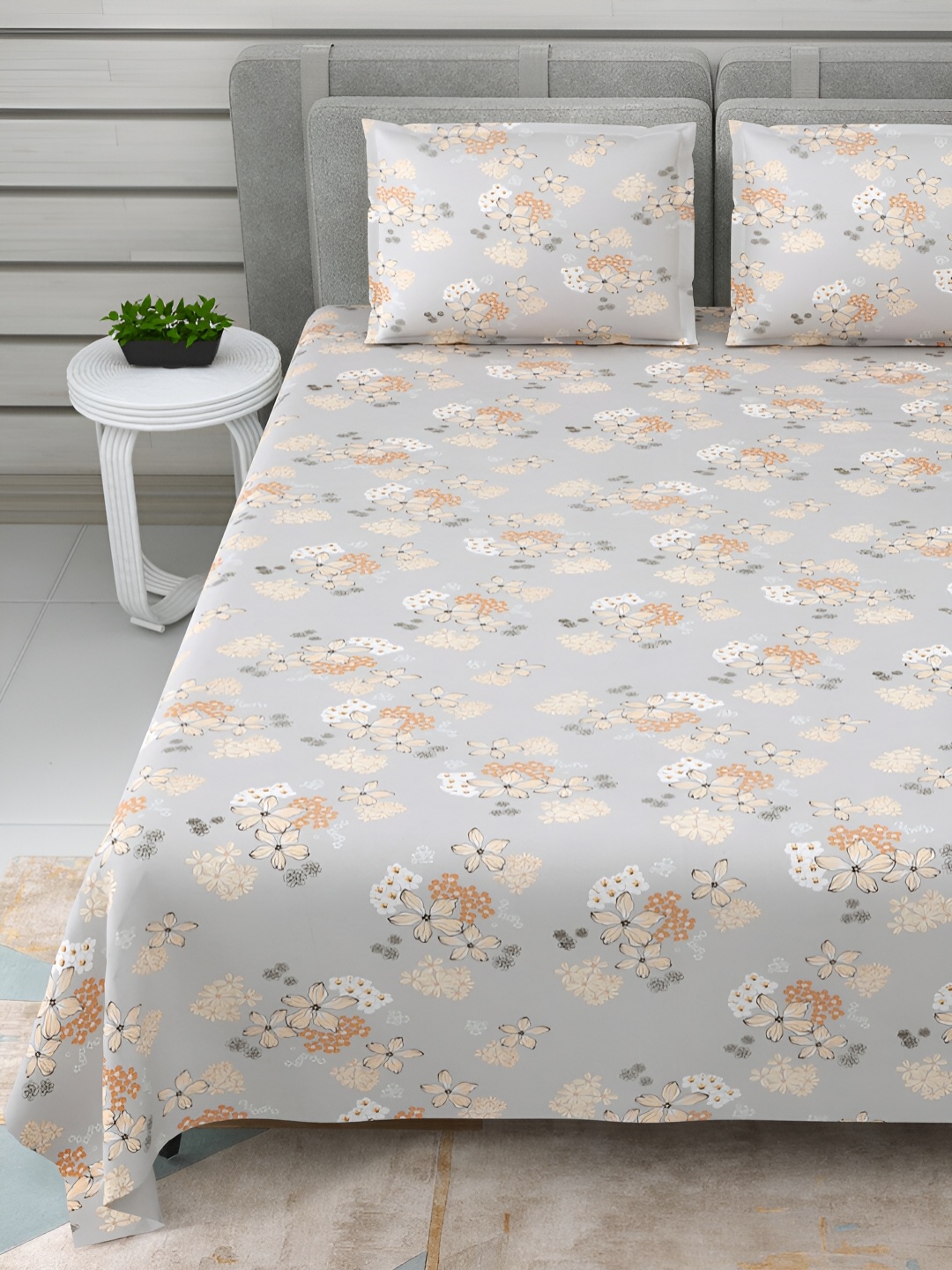 DREAM WEAVERZ Grey Floral Pure Cotton 220 TC Super King Bedsheet With 2 Pillow Covers
DREAM WEAVERZ Grey Floral Pure Cotton 220 TC Super King Bedsheet With 2 Pillow Covers