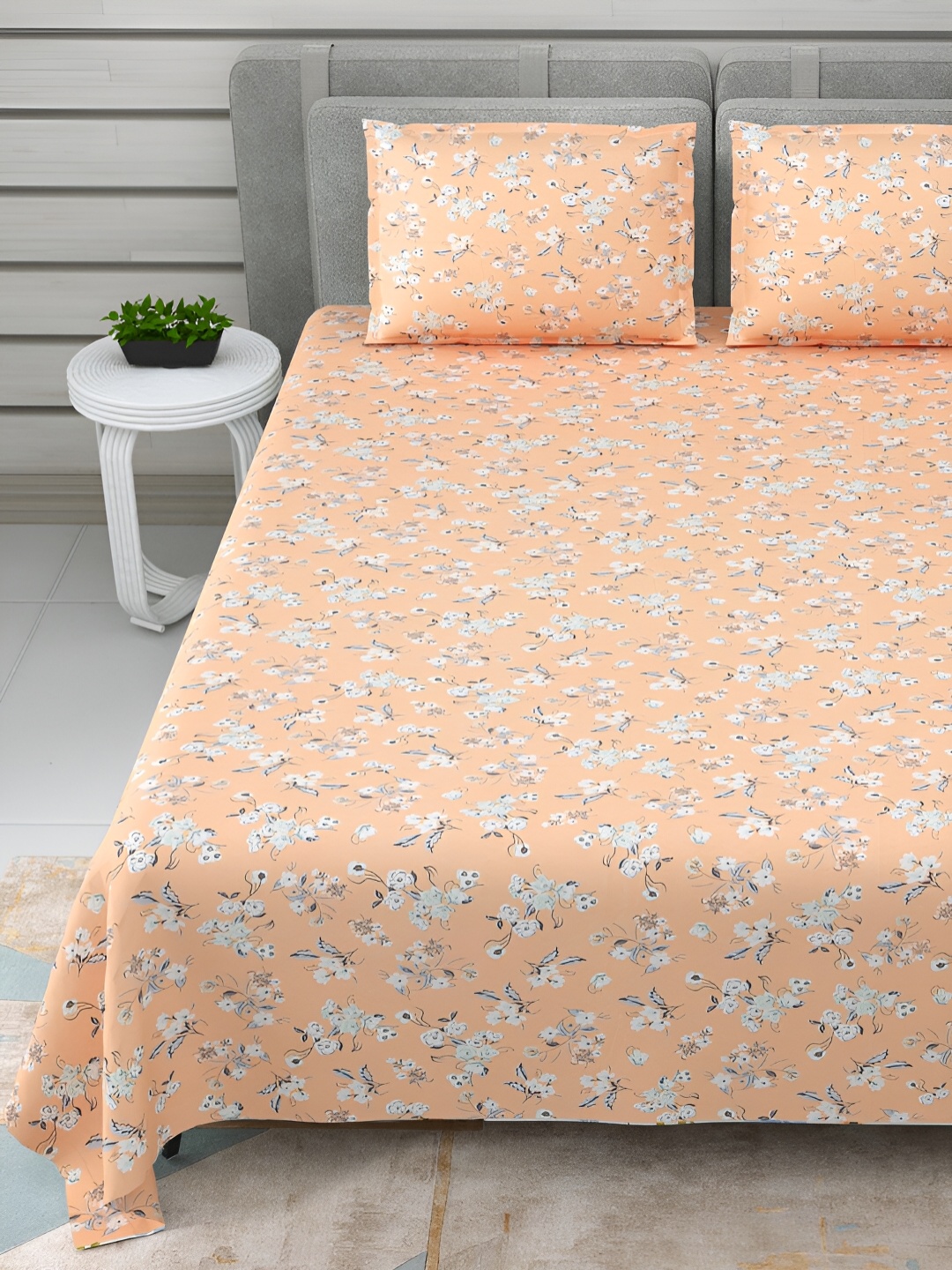 DREAM WEAVERZ Orange & White Floral Cotton 220 TC King Bedsheet with 2 Pillow Covers
DREAM WEAVERZ Orange & White Floral Cotton 220 TC King Bedsheet with 2 Pillow Covers
