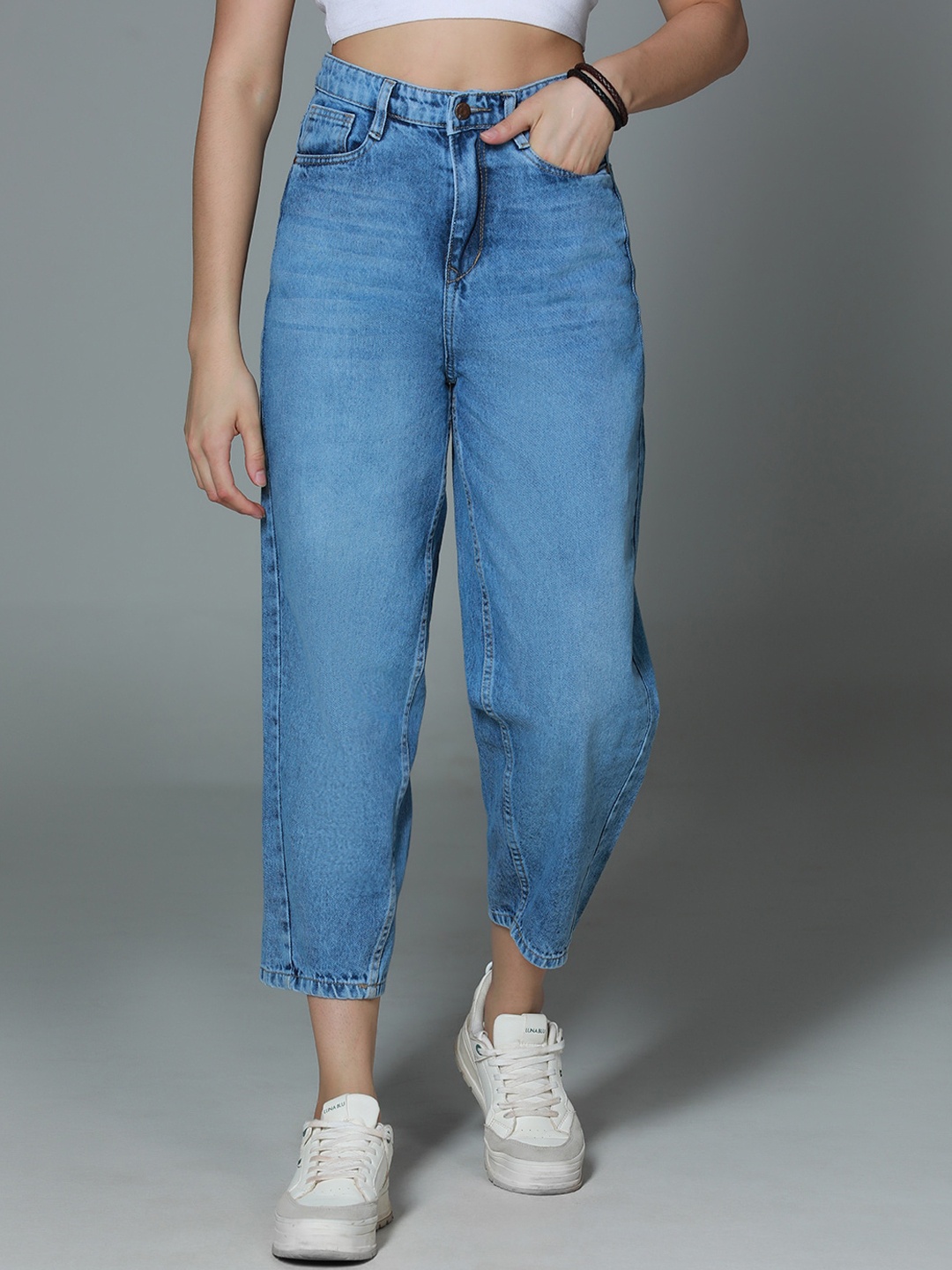 High Star Women Carrot Fit High-Rise Clean Look Heavy Fade Cotton Jeans, Blue
High Star Women Carrot Fit High-Rise Clean Look Heavy Fade Cotton Jeans, Blue