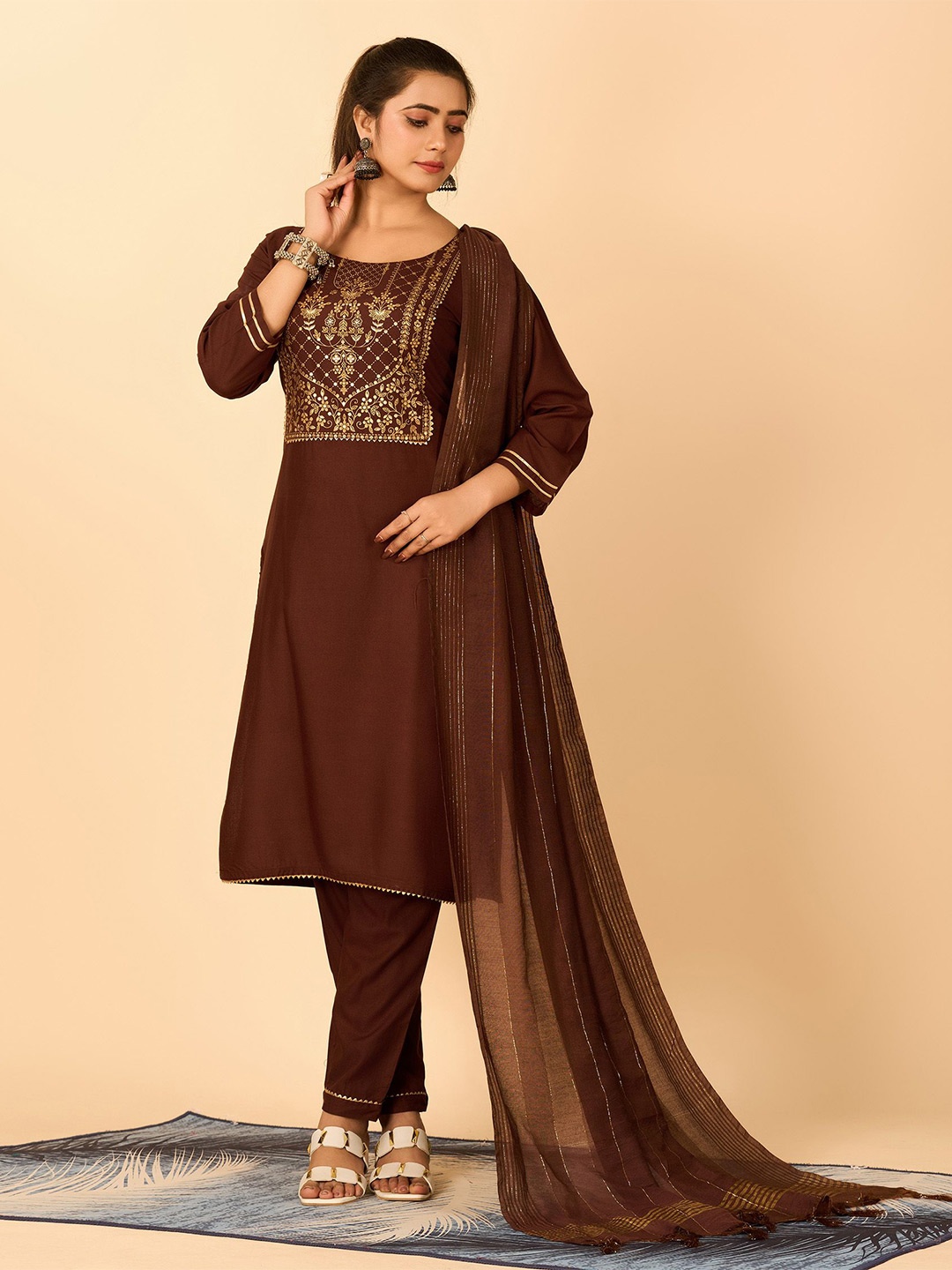 A.V.M Prints Floral Printed Pure Cotton Straight Kurta With Trousers & Dupatta, Coffee brown
A.V.M Prints Floral Printed Pure Cotton Straight Kurta With Trousers & Dupatta, Coffee brown