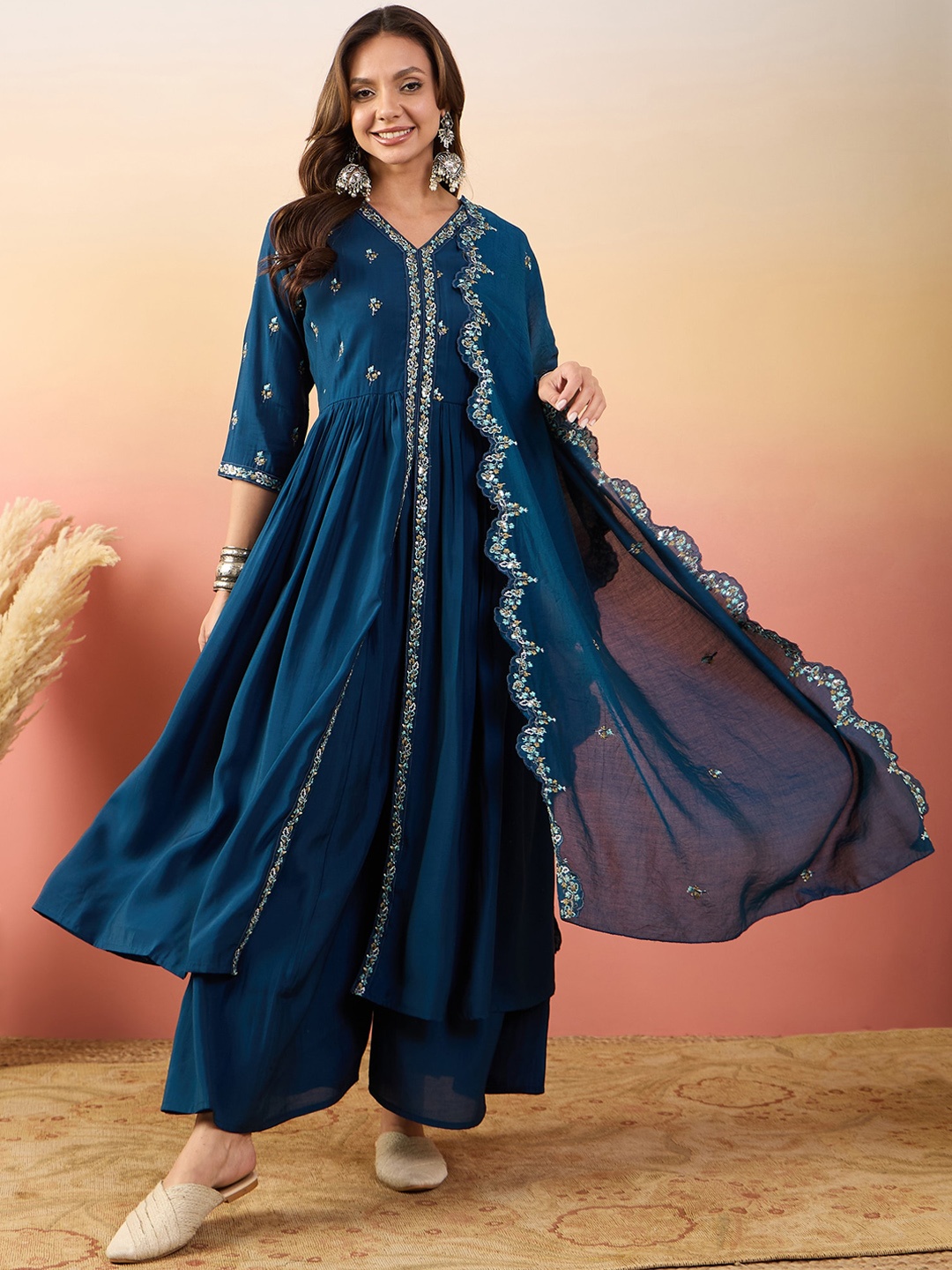 Ariya Prints Ethnic Motifs Embroidered Thread Work Pure Silk Kurti With Palazzos & Dupatta, Blue
Ariya Prints Ethnic Motifs Embroidered Thread Work Pure Silk Kurti With Palazzos & Dupatta, Blue