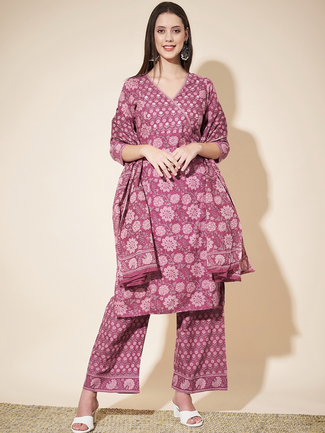 Vbuyz Pink Floral Printed Thread Work Pure Cotton Straight Kurta With Palazzos & Dupatta
Vbuyz Pink Floral Printed Thread Work Pure Cotton Straight Kurta With Palazzos & Dupatta