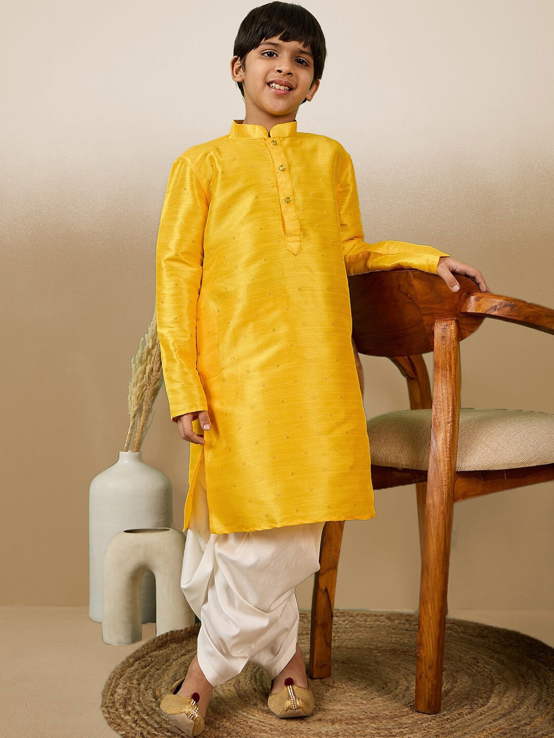 Sanwara Boys Printed Regular Long Sleeves Mandarin Collar Kurta with Dhoti Pants, Yellow
Sanwara Boys Printed Regular Long Sleeves Mandarin Collar Kurta with Dhoti Pants, Yellow