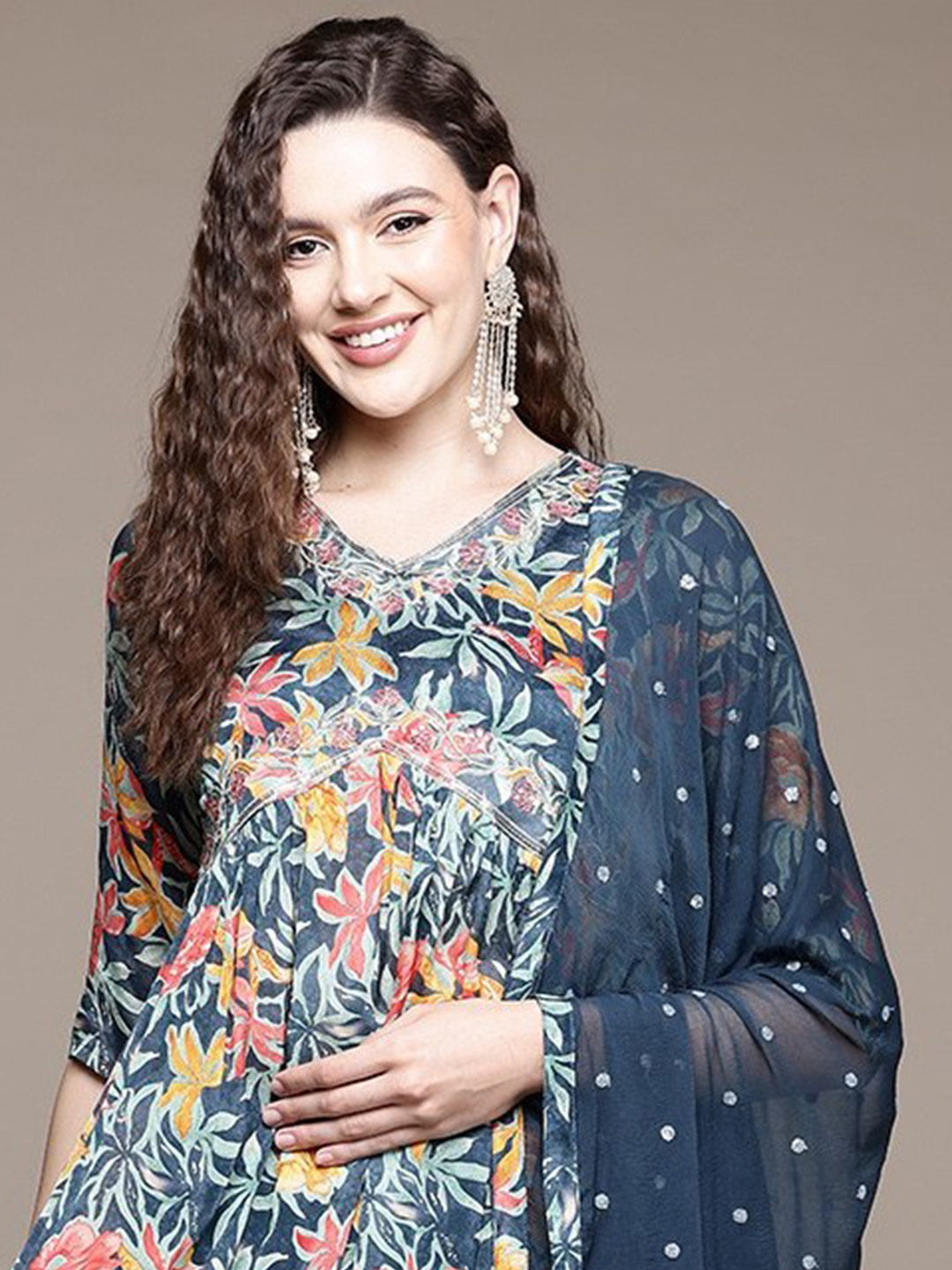 Readiprint Fashions Women Floral Printed Pleated Thread Work Pure Silk Kurta with Trousers & With Dupatta, Blue
Readiprint Fashions Women Floral Printed Pleated Thread Work Pure Silk Kurta with Trousers & With Dupatta, Blue