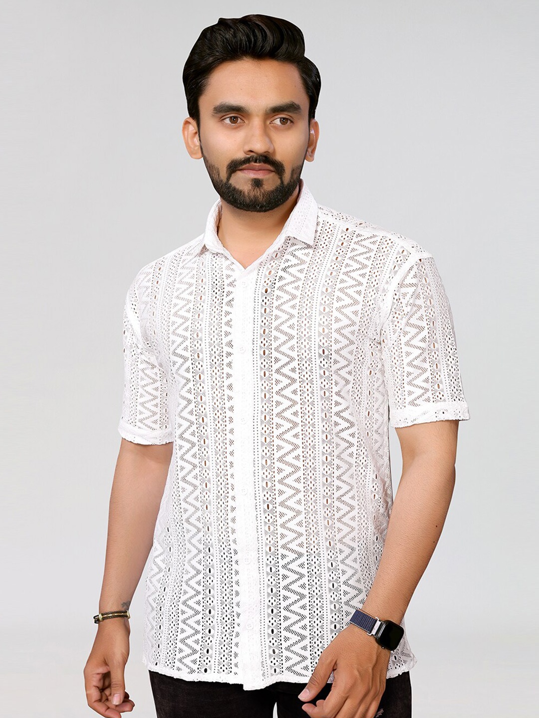 HARPITA Men Relaxed Semi Sheer Geometric Self Design Spread Collar Short Sleeves Shirt, White
HARPITA Men Relaxed Semi Sheer Geometric Self Design Spread Collar Short Sleeves Shirt, White
