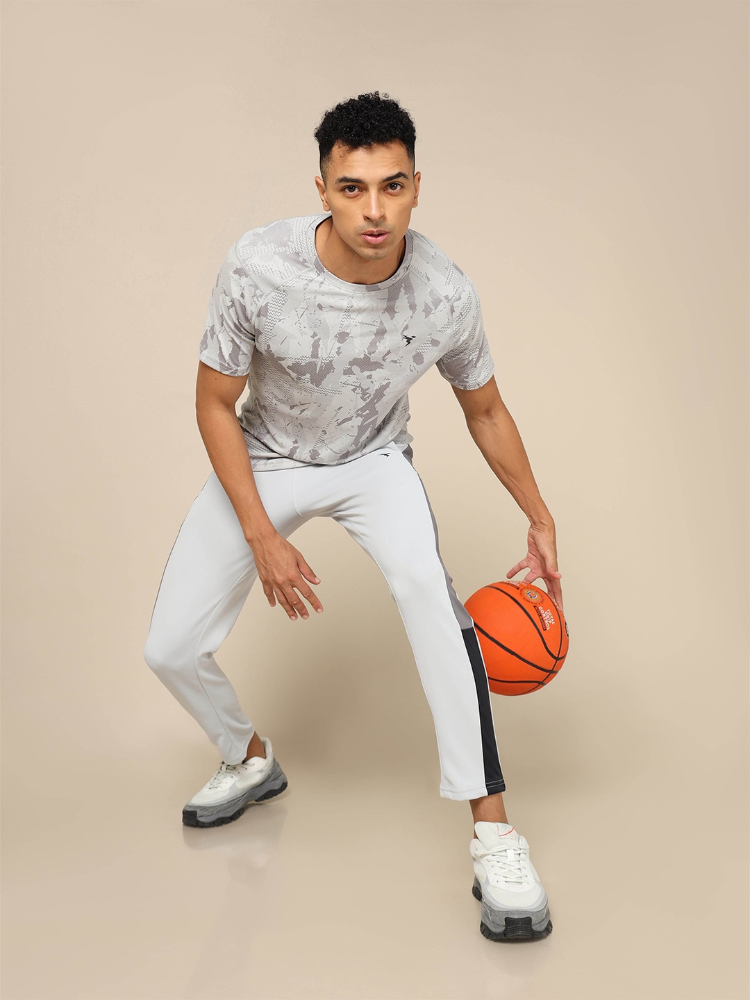 Technosport SS'24 Abstract Printed Raglan Sleeves Double Cool Slim Fit T-shirt, Grey
Technosport SS'24 Abstract Printed Raglan Sleeves Double Cool Slim Fit T-shirt, Grey