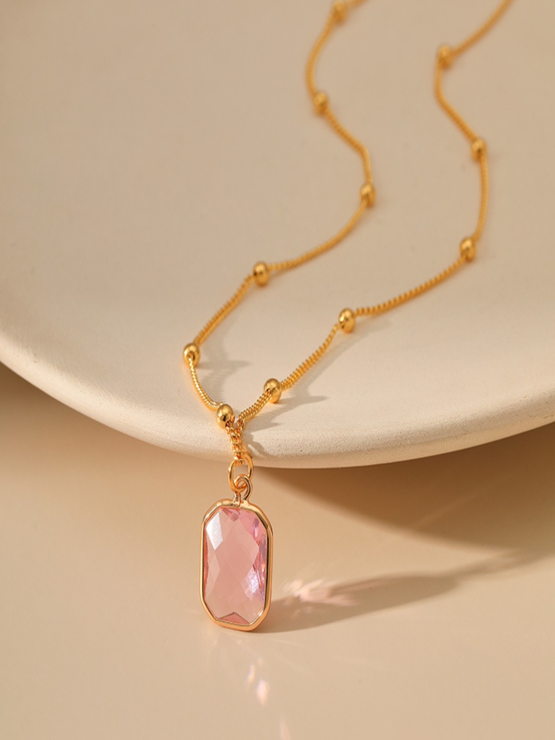AQUASTREET 18K Gold Plated Waterproof Antitarnish Square Pink Zircon Pendant Necklace
AQUASTREET 18K Gold Plated Waterproof Antitarnish Square Pink Zircon Pendant Necklace