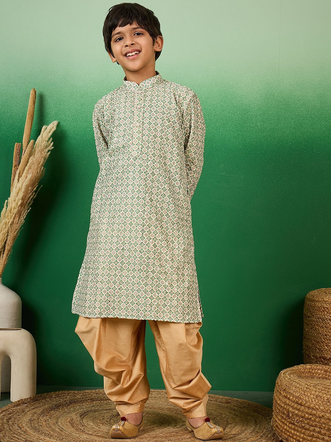 Sangria Boys Ethnic Motifs Printed Sequin Mandarin Collar Straight Kurta With Dhoti Pant, Green
Sangria Boys Ethnic Motifs Printed Sequin Mandarin Collar Straight Kurta With Dhoti Pant, Green