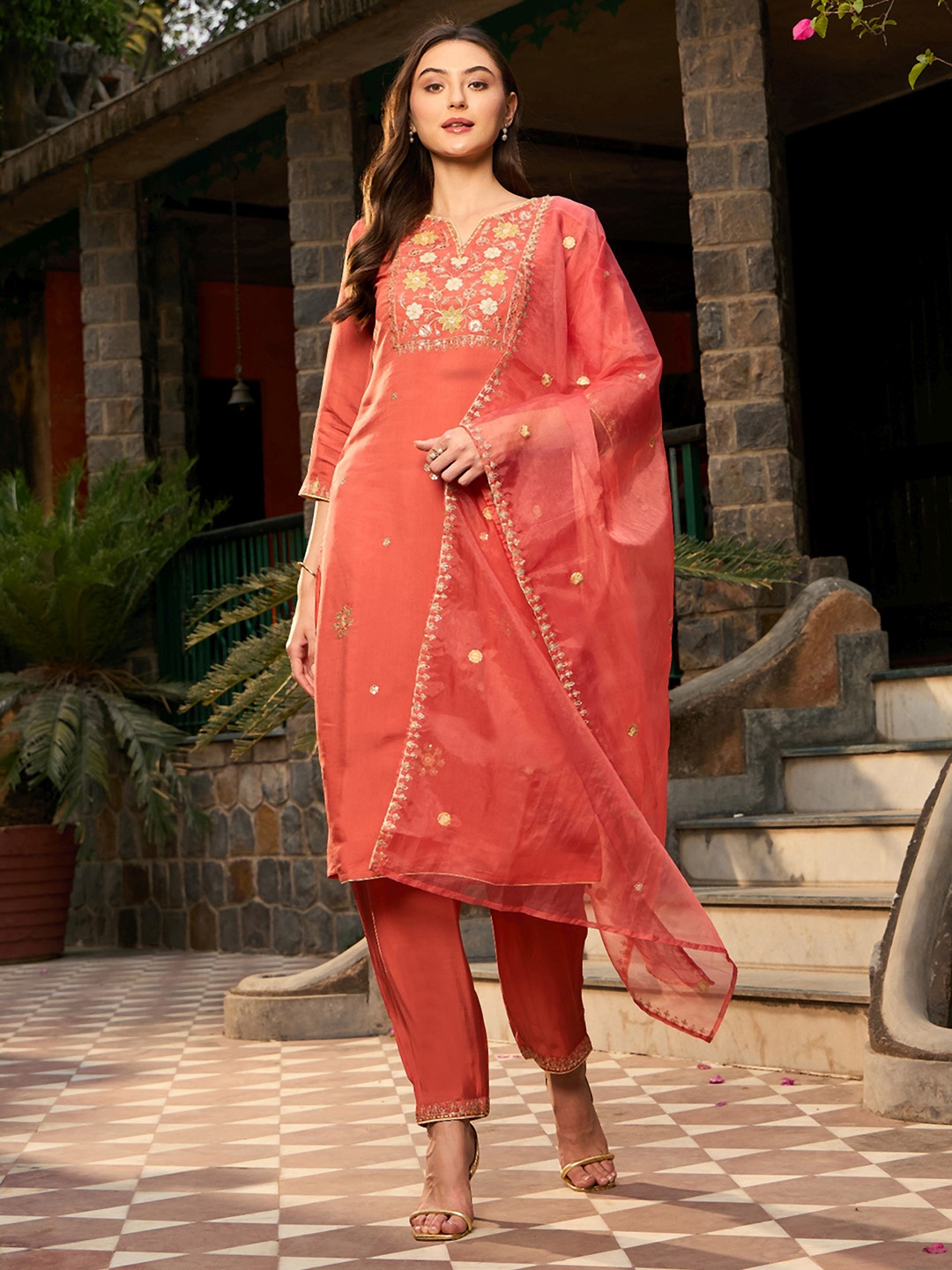 Indo Era Floral Embroidered Regular Thread Work Straight Kurta with Trousers & Dupatta, Orange
Indo Era Floral Embroidered Regular Thread Work Straight Kurta with Trousers & Dupatta, Orange