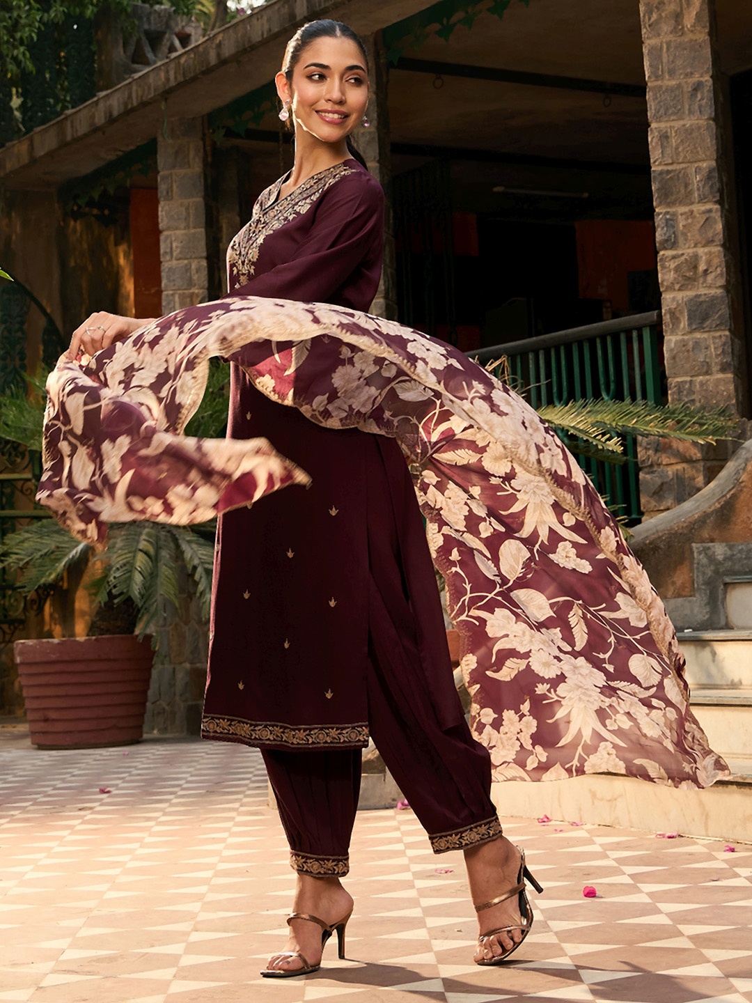 Indo Era V Neck Ethnic Motifs Embroidered Regular Thread Work Kurta with Salwar & Dupatta, Burgundy
Indo Era V Neck Ethnic Motifs Embroidered Regular Thread Work Kurta with Salwar & Dupatta, Burgundy