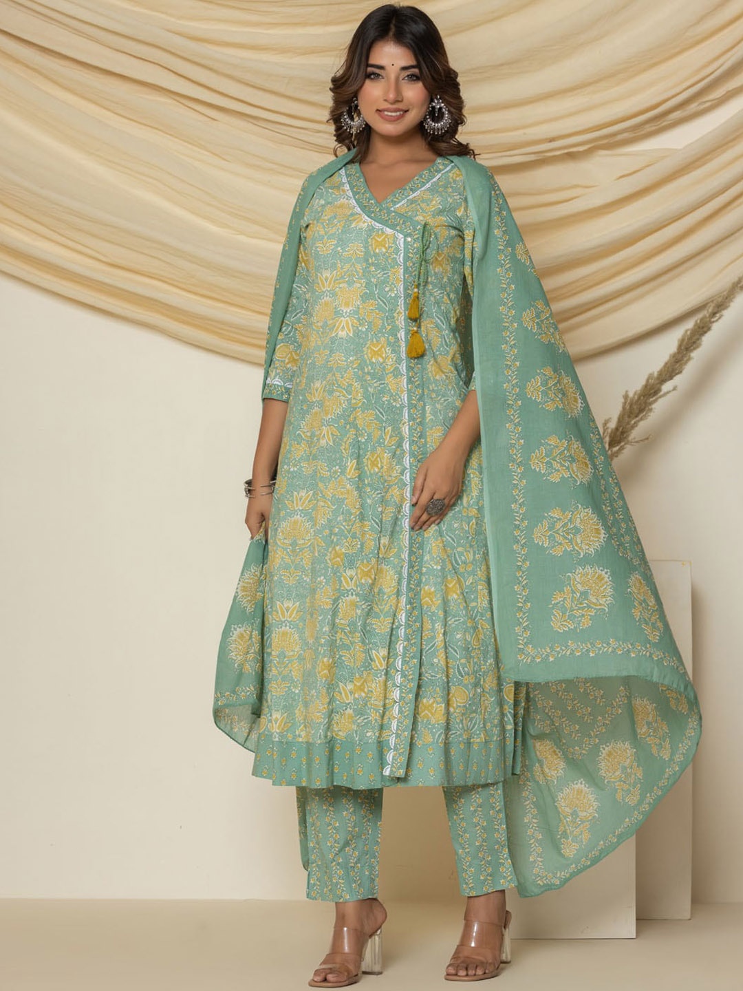 Meena Bazaar Floral V-Neck Three-Quarter Sleeves Kurta with Trousers & With Dupatta, Sea green
Meena Bazaar Floral V-Neck Three-Quarter Sleeves Kurta with Trousers & With Dupatta, Sea green