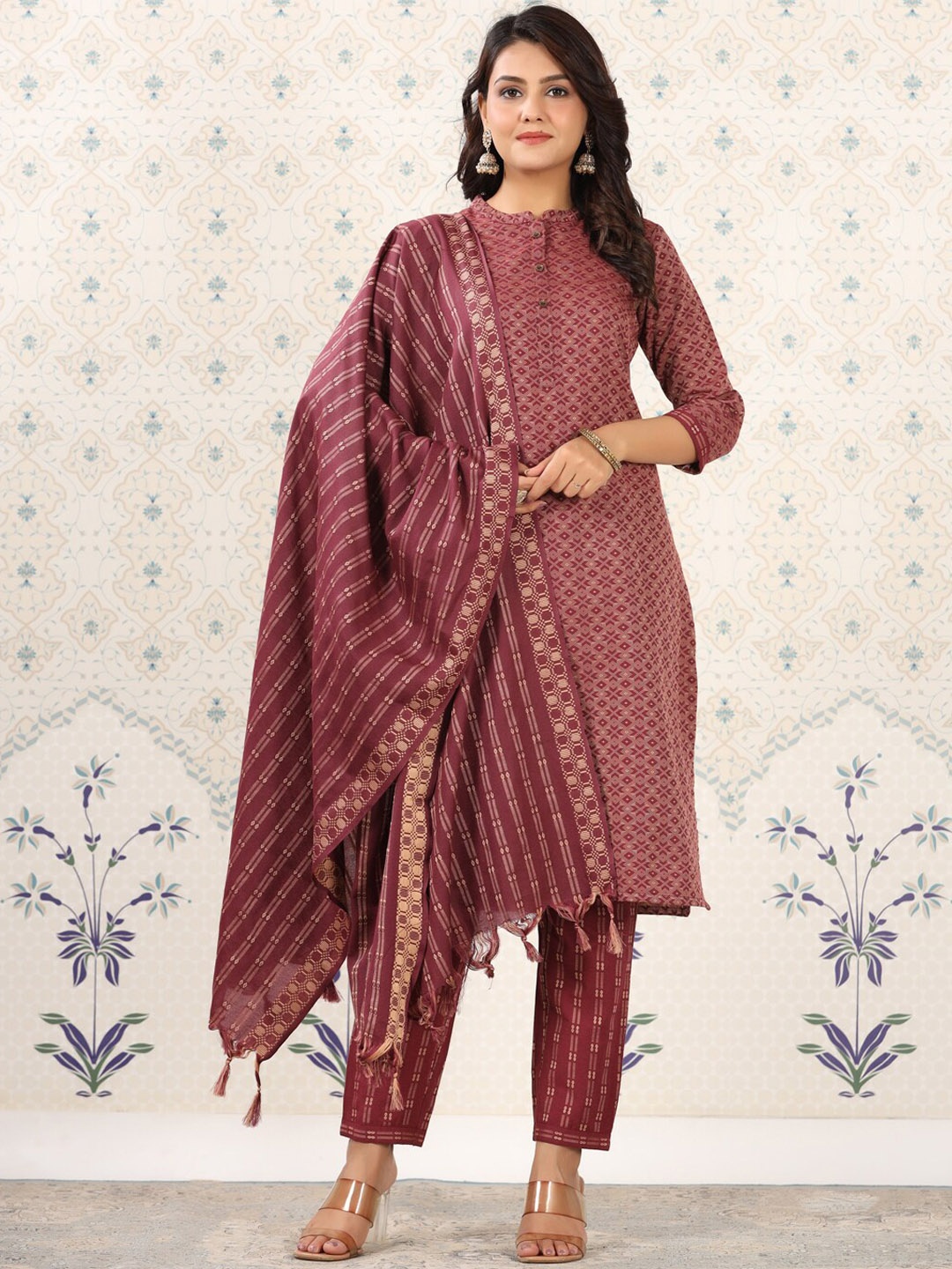 Ode by House of Pataudi Mandarin Collar Pure Cotton Straight Kurta with Trouser & Dupatta, Maroon
Ode by House of Pataudi Mandarin Collar Pure Cotton Straight Kurta with Trouser & Dupatta, Maroon