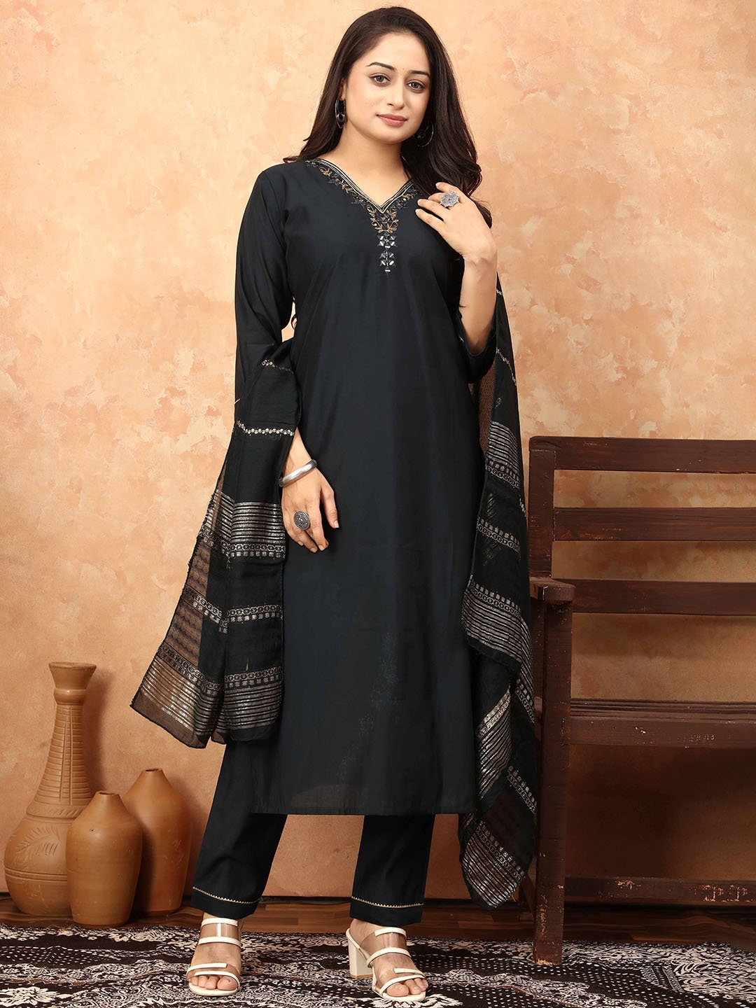 TWINS LADY Floral Yoke Design Mirror Work Straight Kurta With Trousers & Dupatta, Black
TWINS LADY Floral Yoke Design Mirror Work Straight Kurta With Trousers & Dupatta, Black