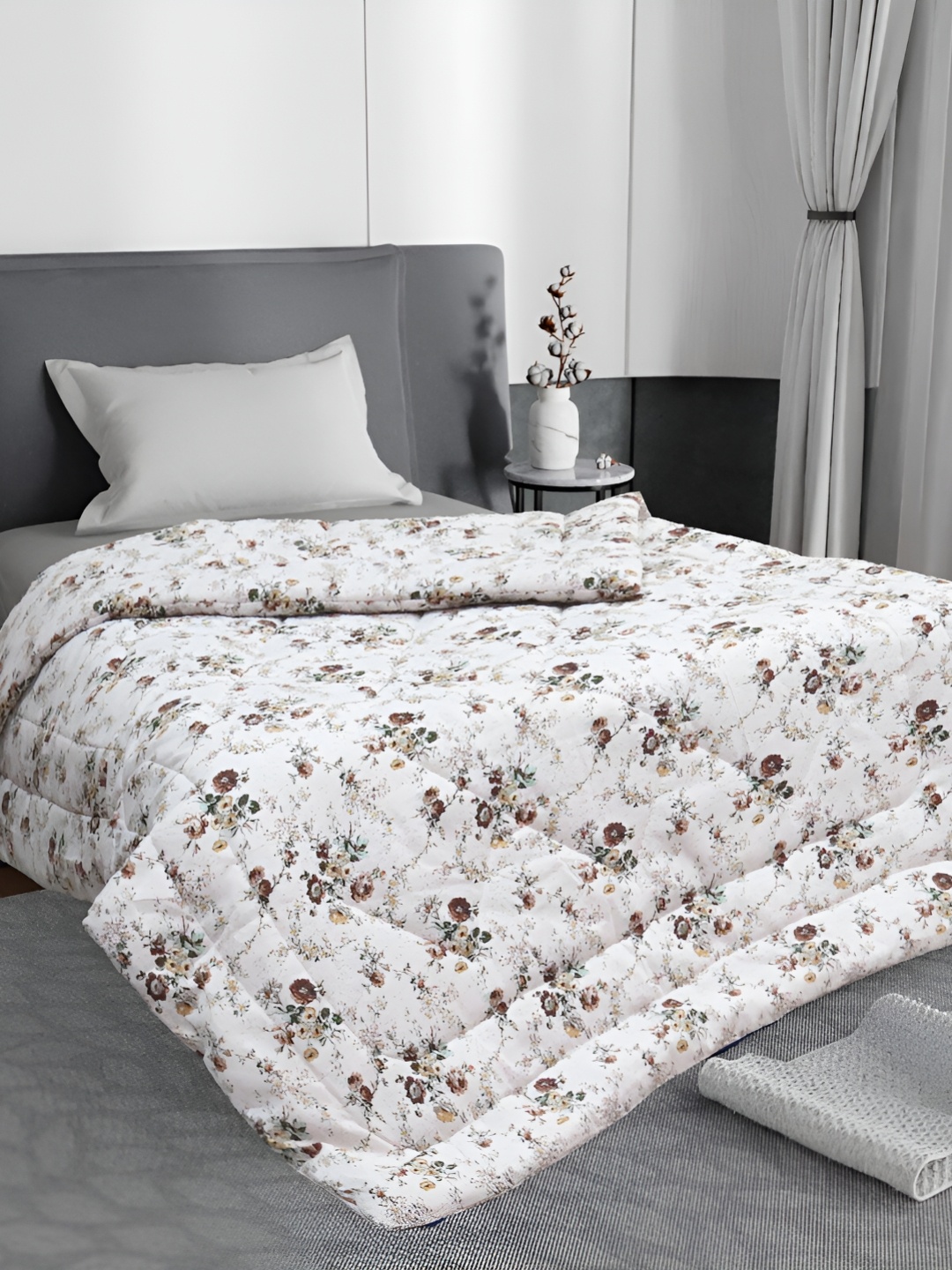 Supreme Home Collective White & Green Printed Cotton AC Room 300 GSM Single Bed Comforter
Supreme Home Collective White & Green Printed Cotton AC Room 300 GSM Single Bed Comforter